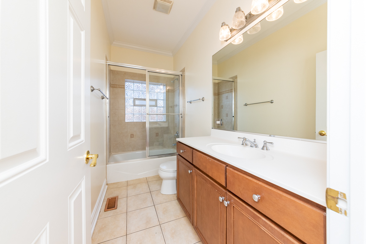 4145 N Milwaukee Avenue 2 Property Photo 9