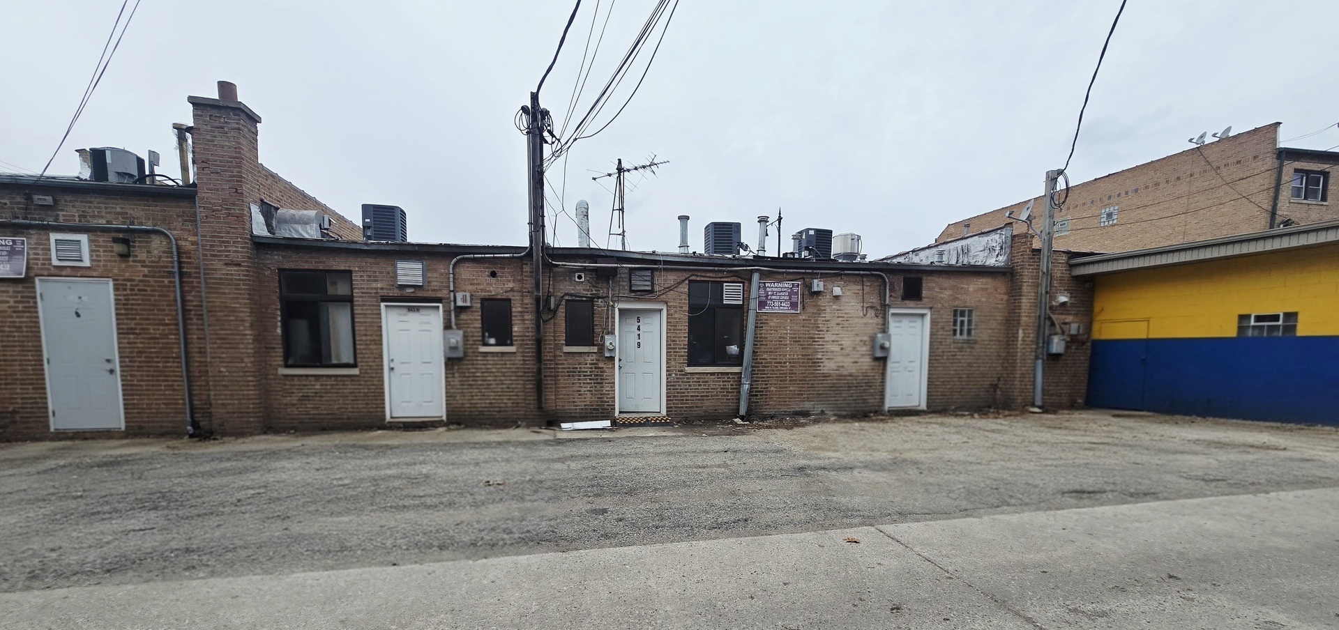 5419 N Lincoln Avenue Property Photo 2