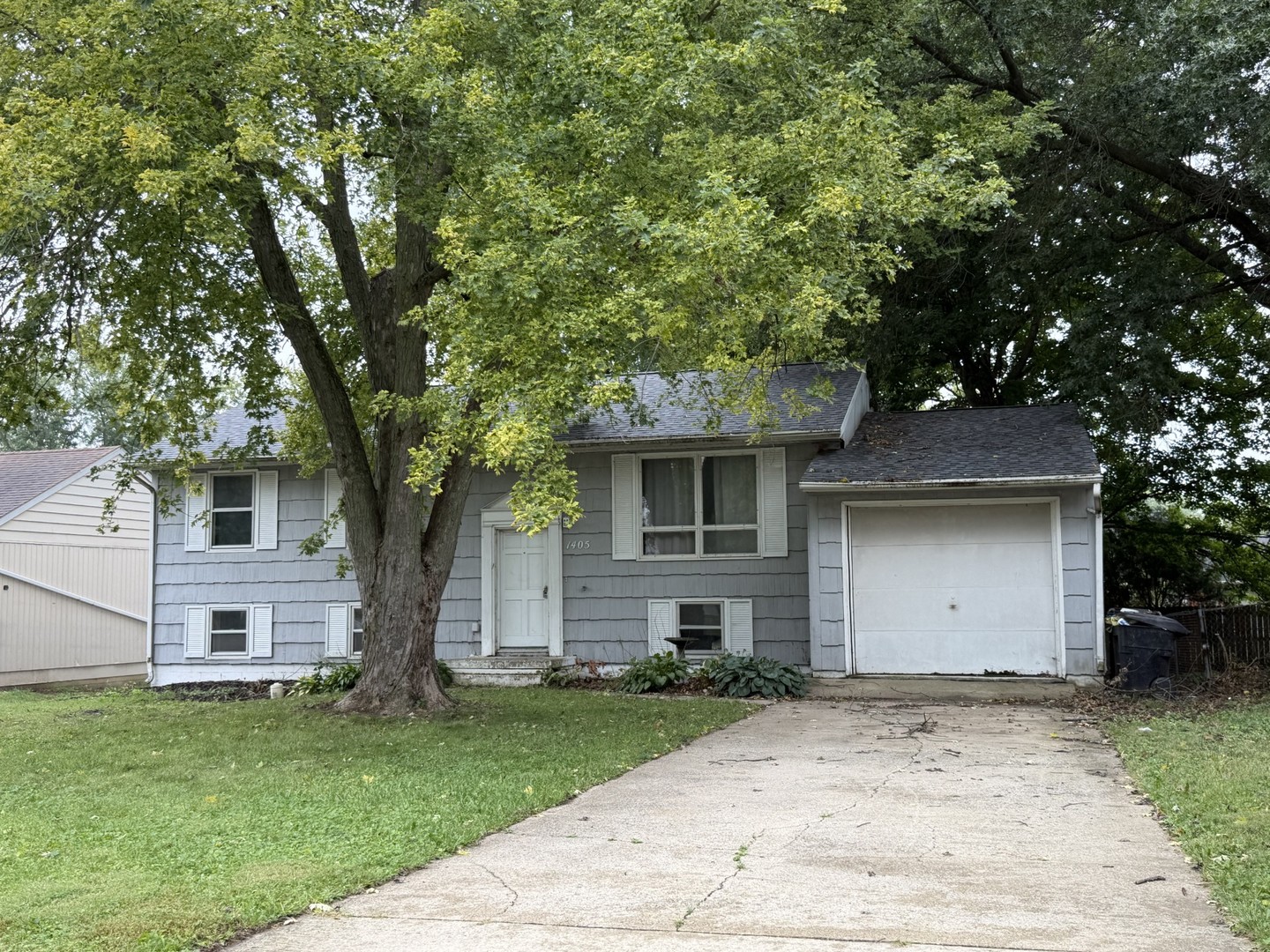 1405 Essex Court Property Photo 1