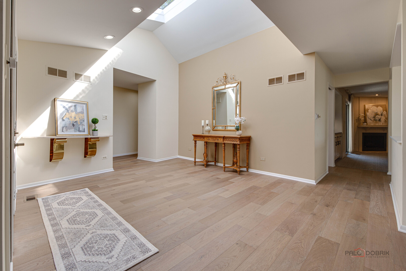 2457 Seville Circle Property Photo 4