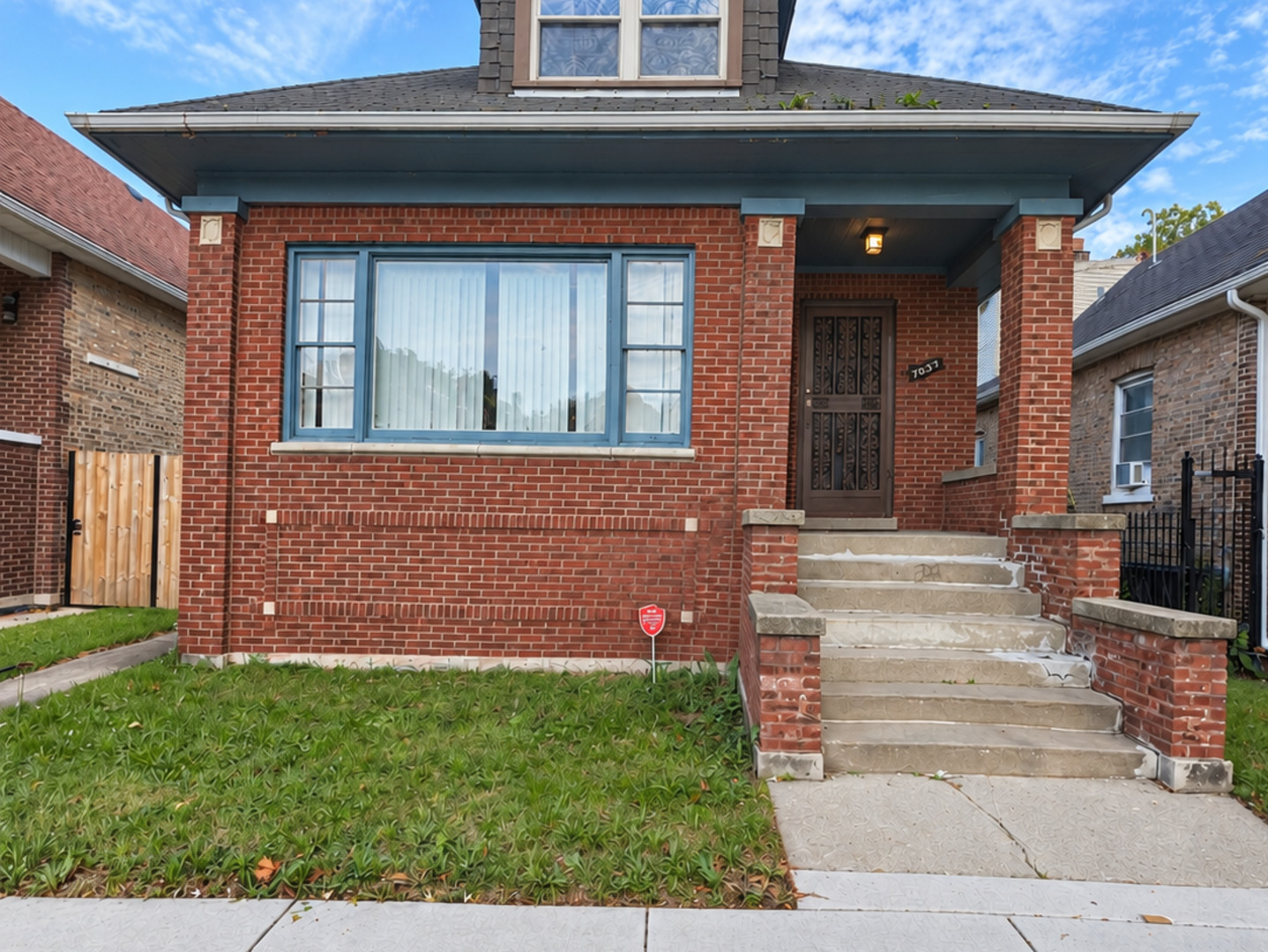 7637 S Eberhart Avenue Property Photo 1