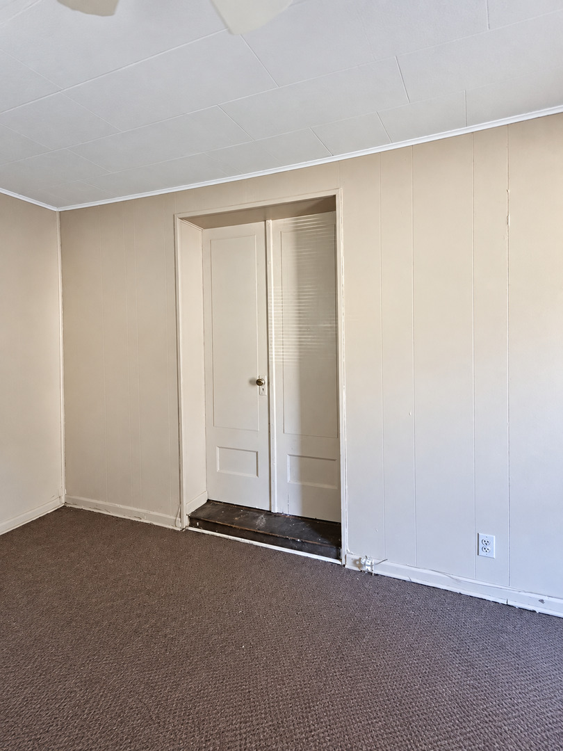 7637 S Eberhart Avenue Property Photo 11