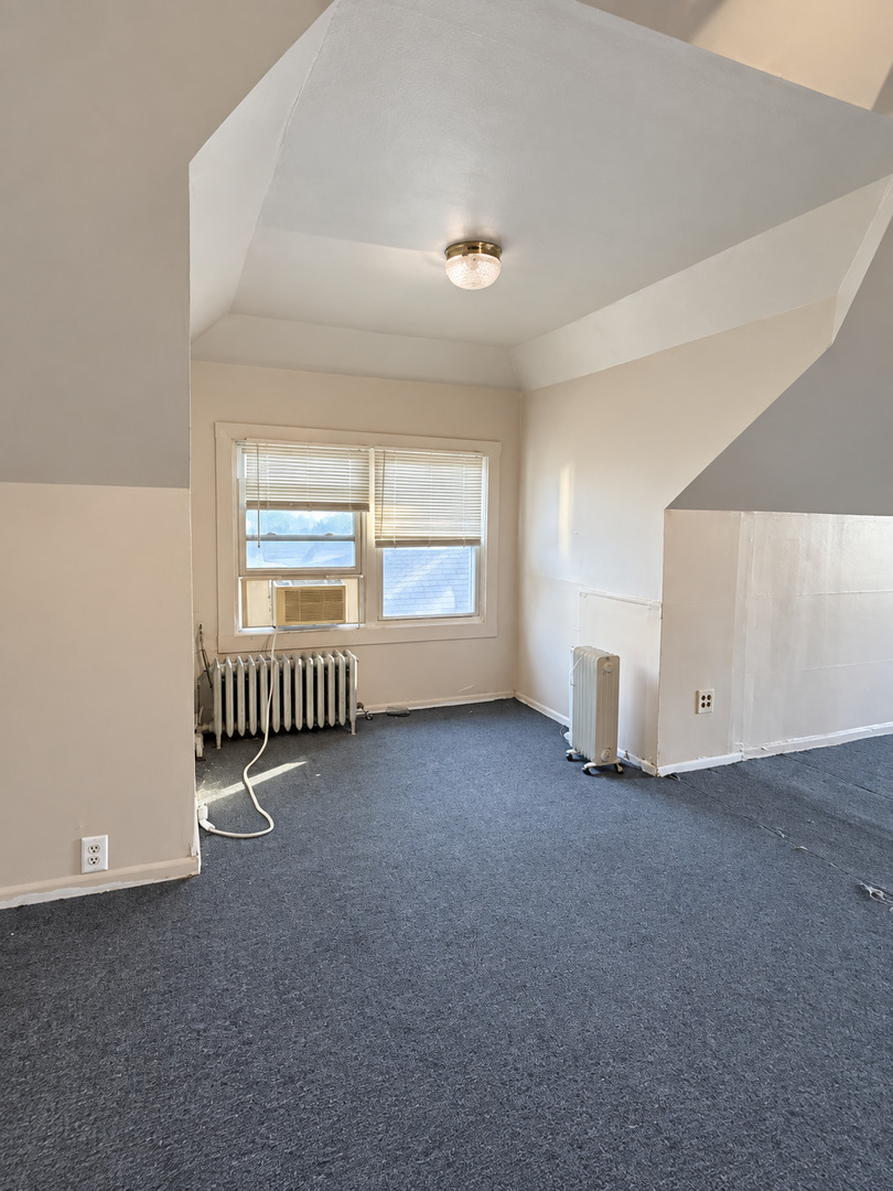 7637 S Eberhart Avenue Property Photo 12