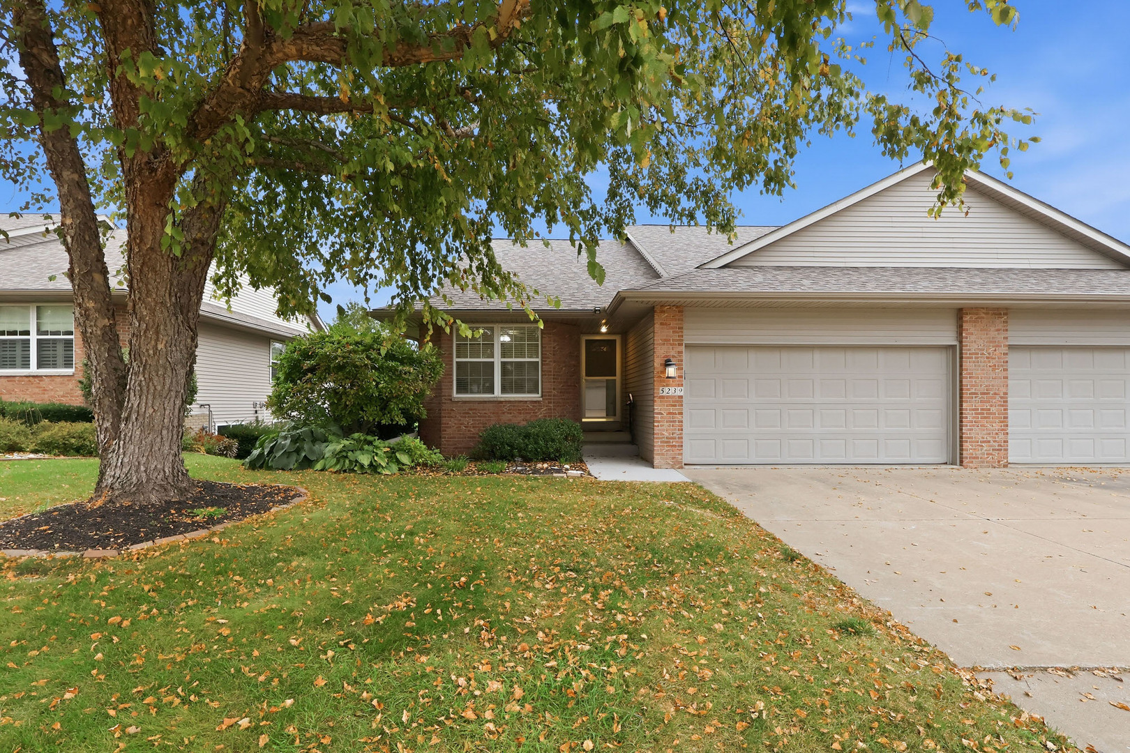 5239 Red Fox Road Property Photo 2
