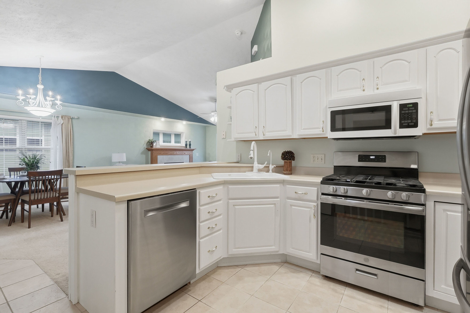 5239 Red Fox Road Property Photo 6