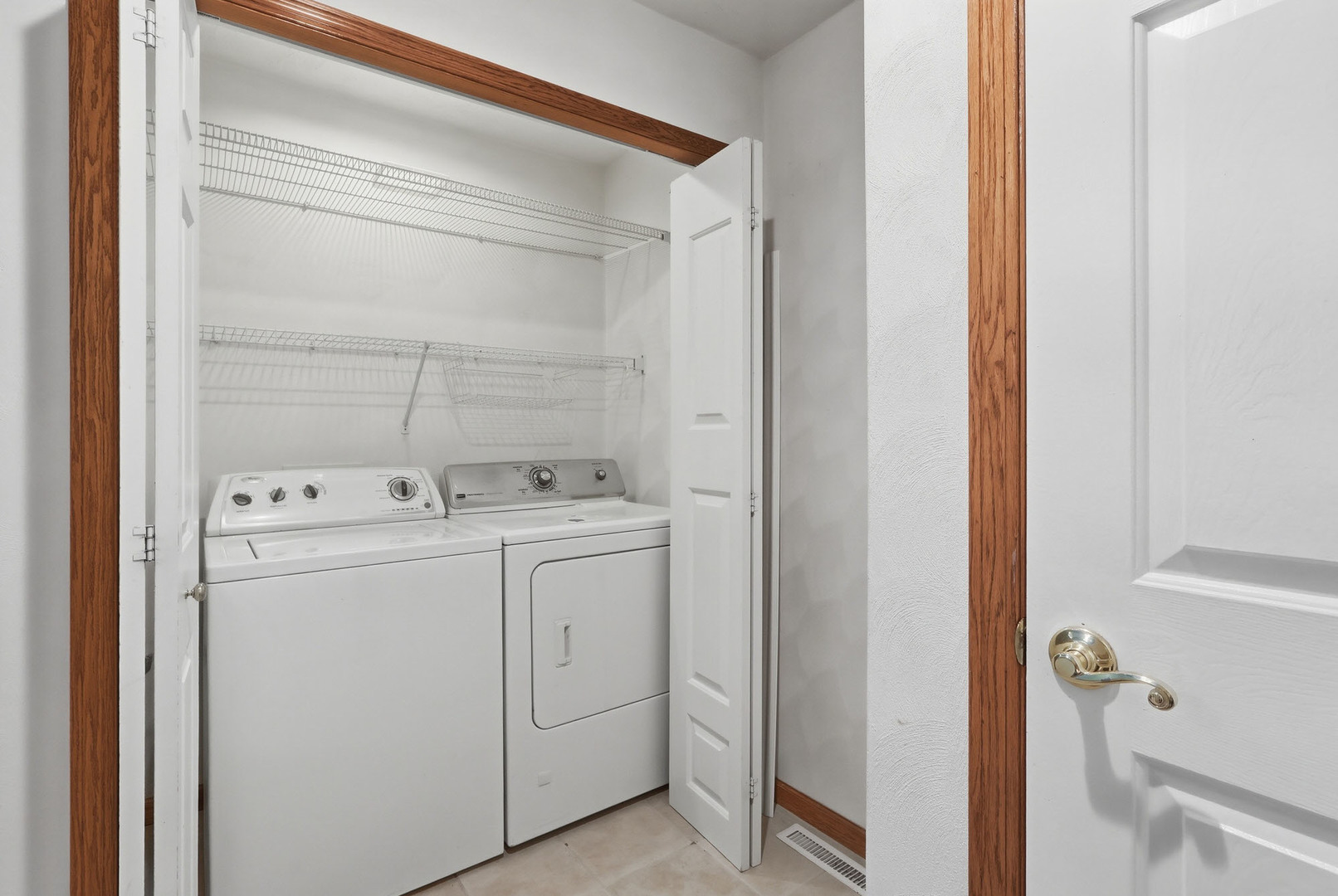 5239 Red Fox Road Property Photo 8
