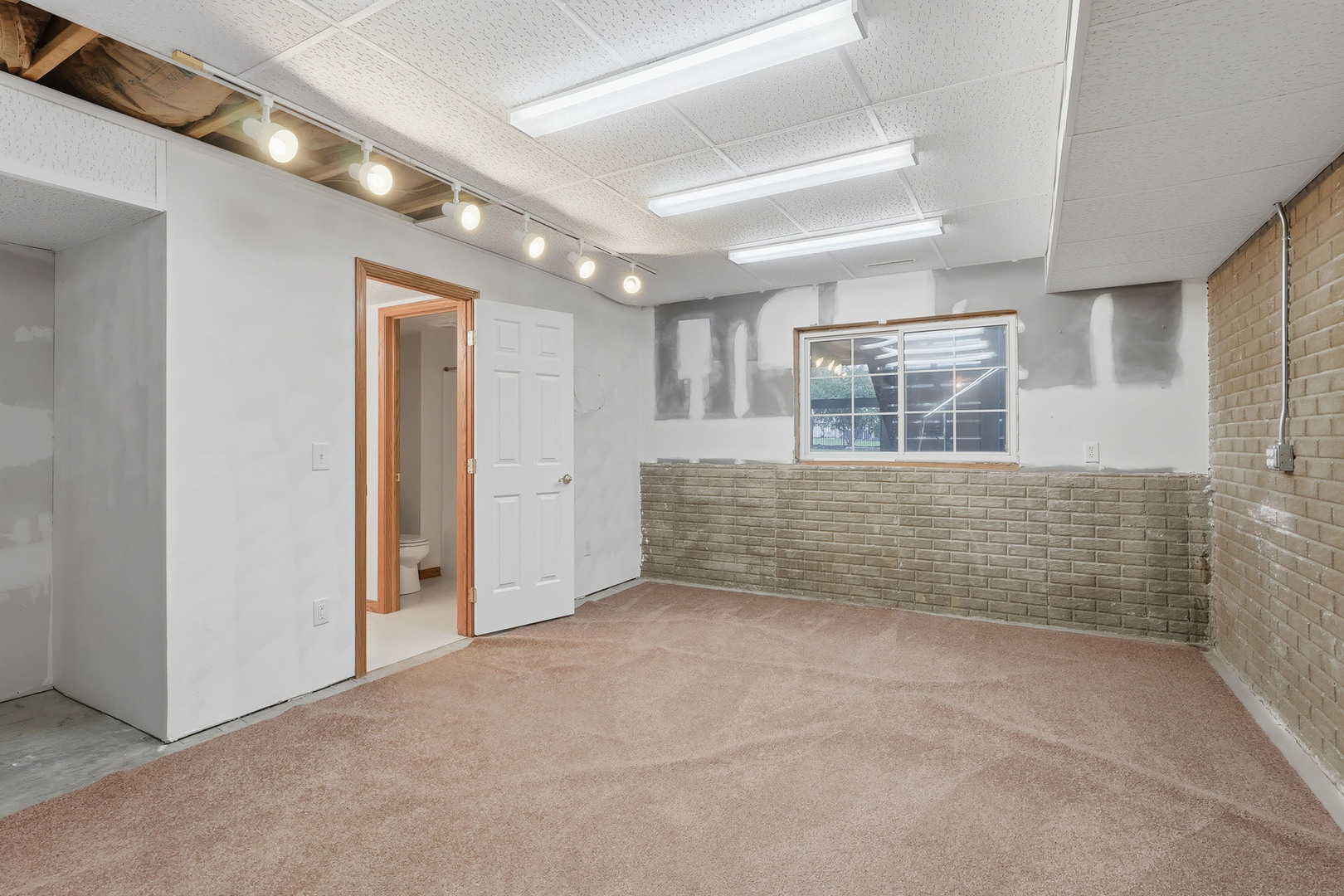 5239 Red Fox Road Property Photo 27