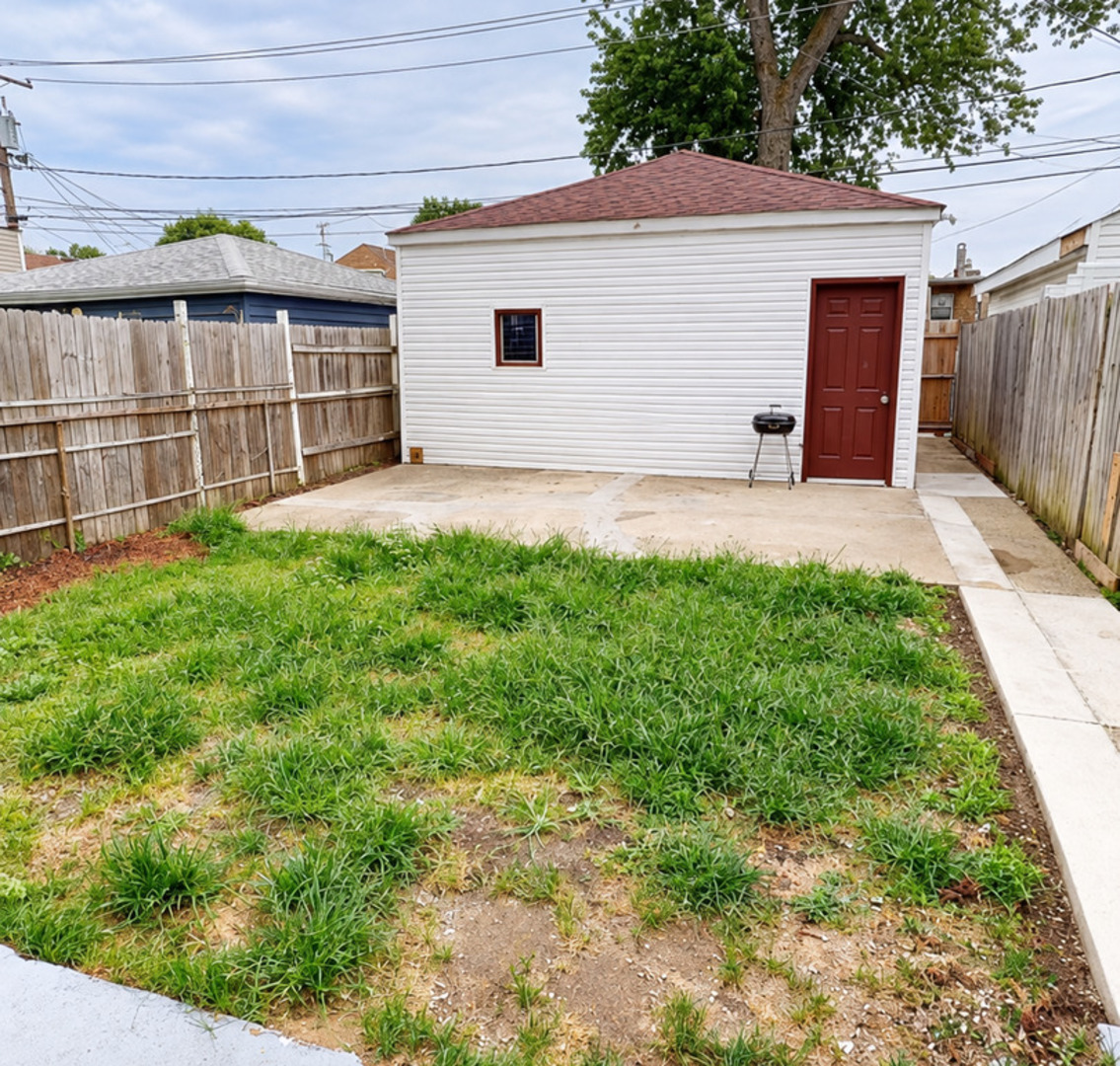 1317 S 57th Avenue Property Photo 15