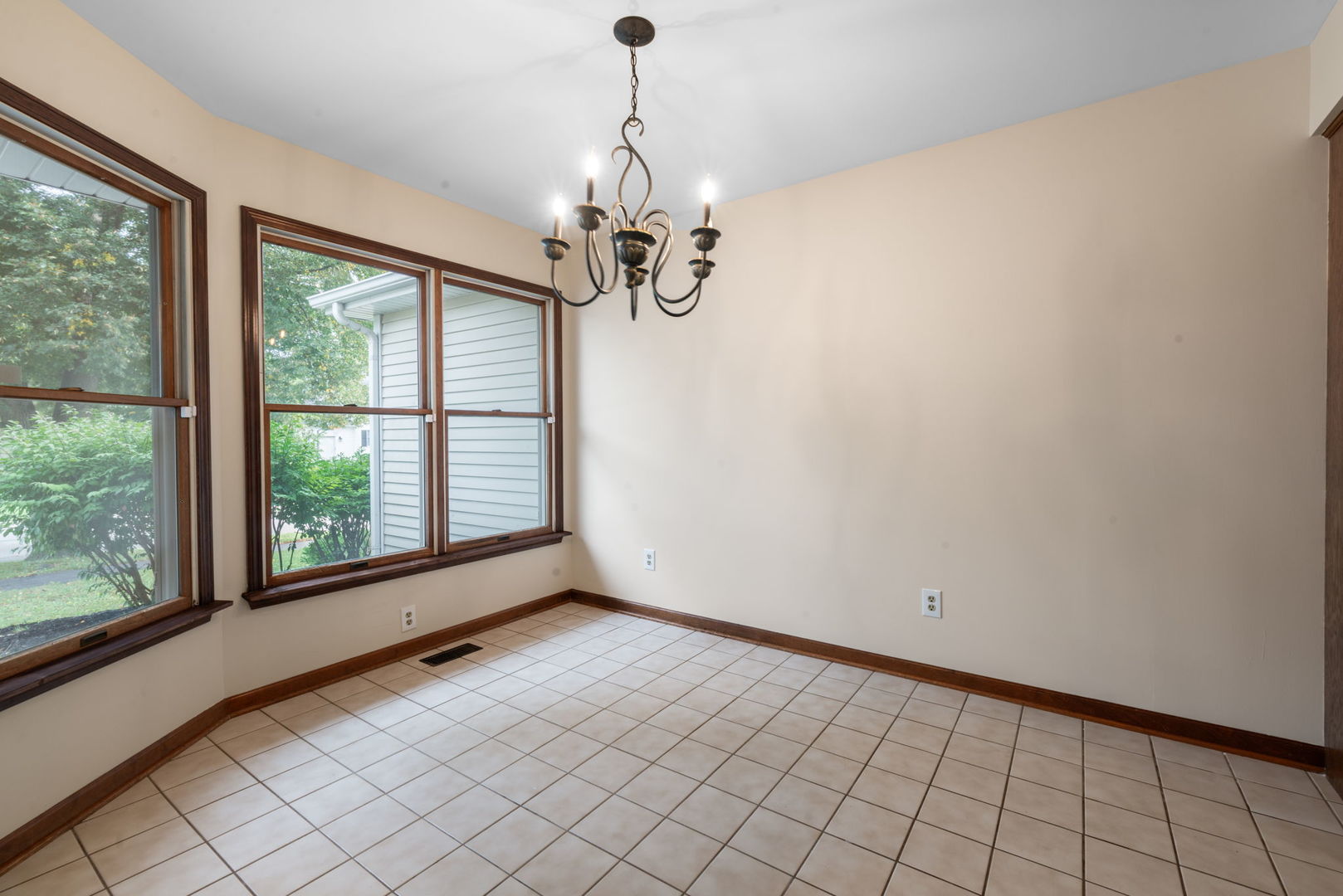 214 S Harrison Street Property Photo 3