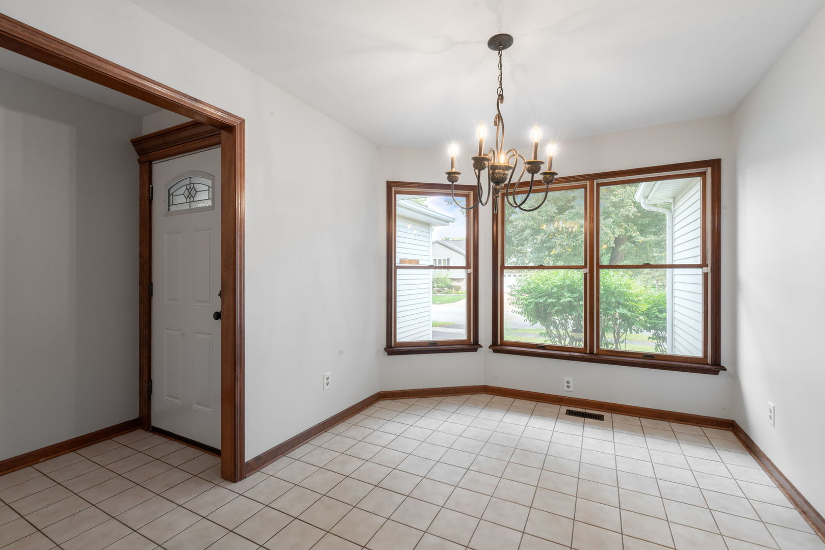 214 S Harrison Street Property Photo 4