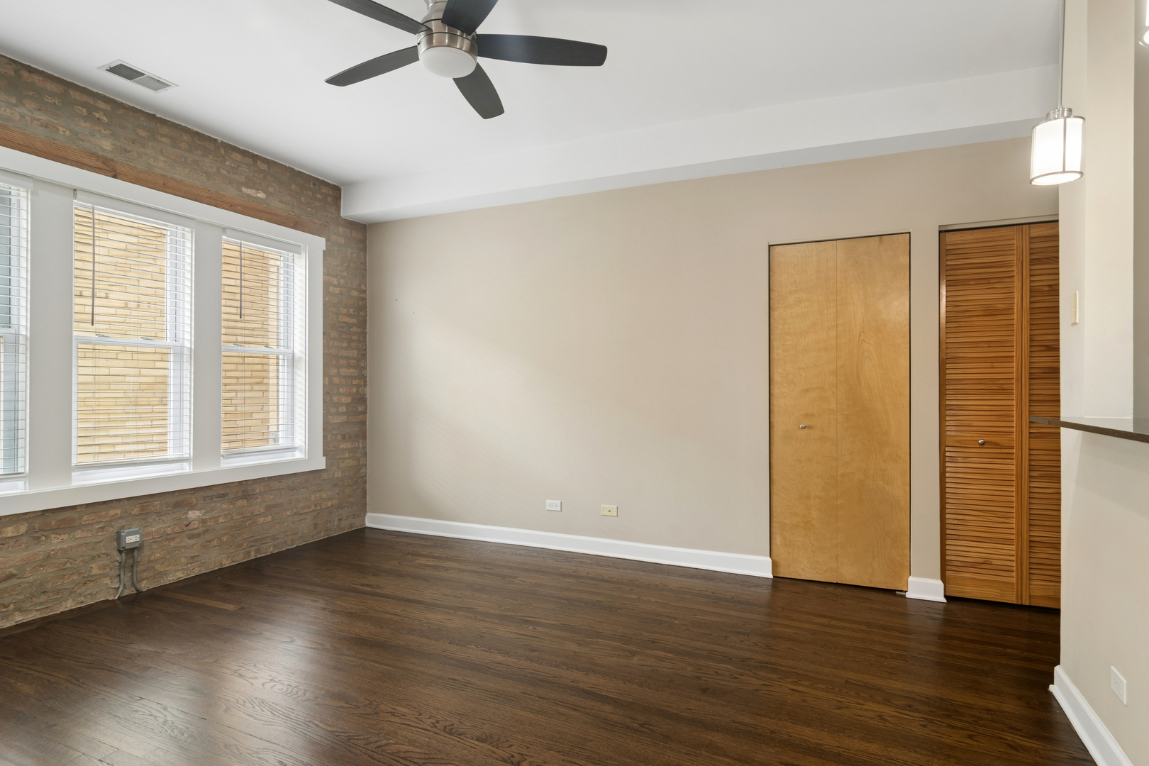 1336 W Estes Avenue 2n Property Photo 3