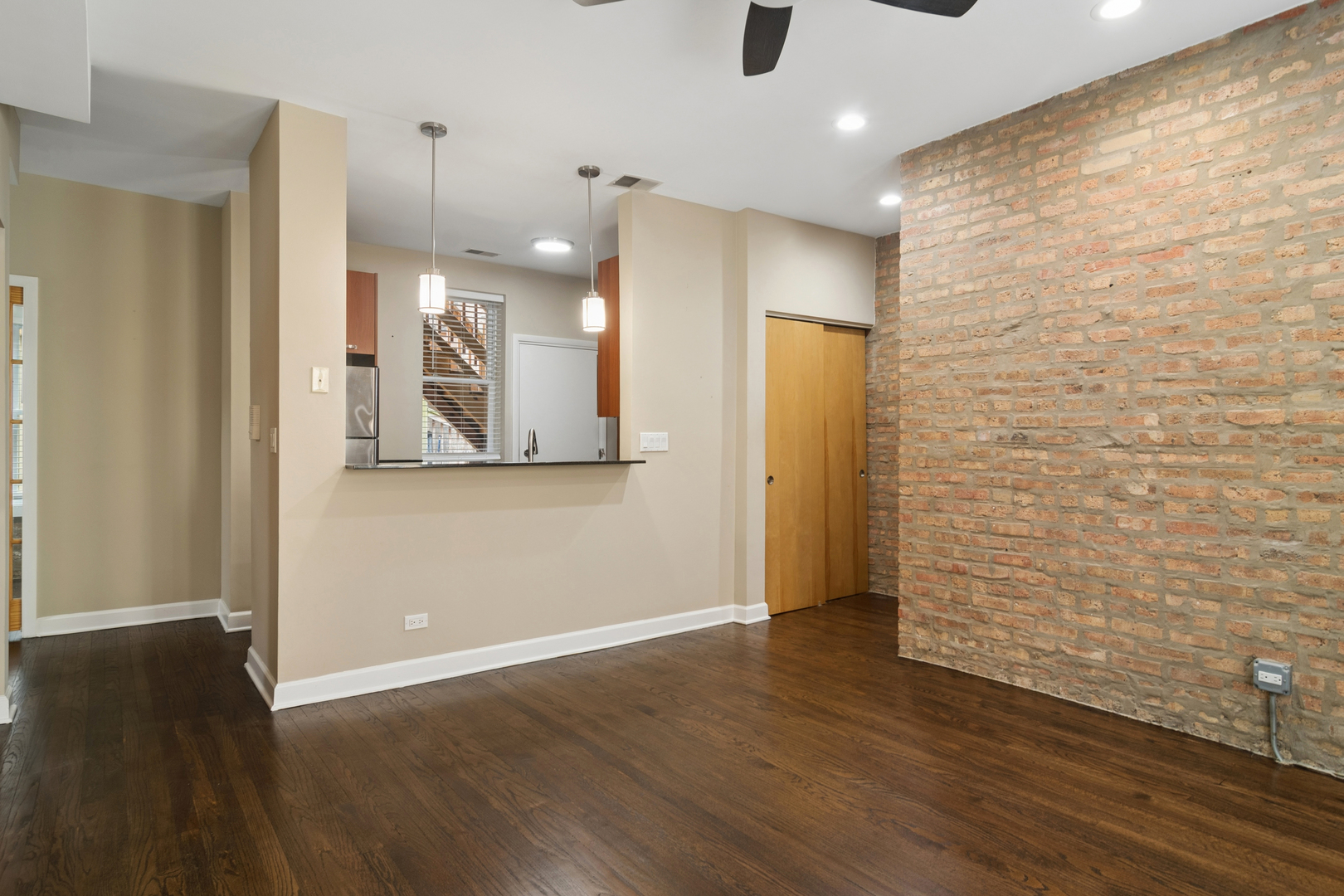1336 W Estes Avenue 2n Property Photo 6