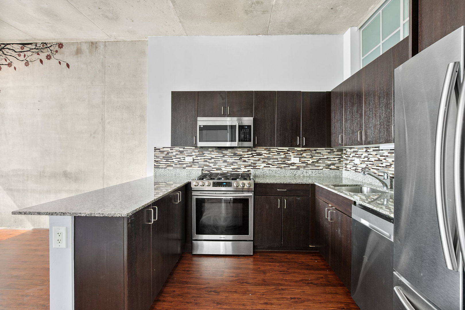 235 W Van Buren Street 2505 Property Photo 8