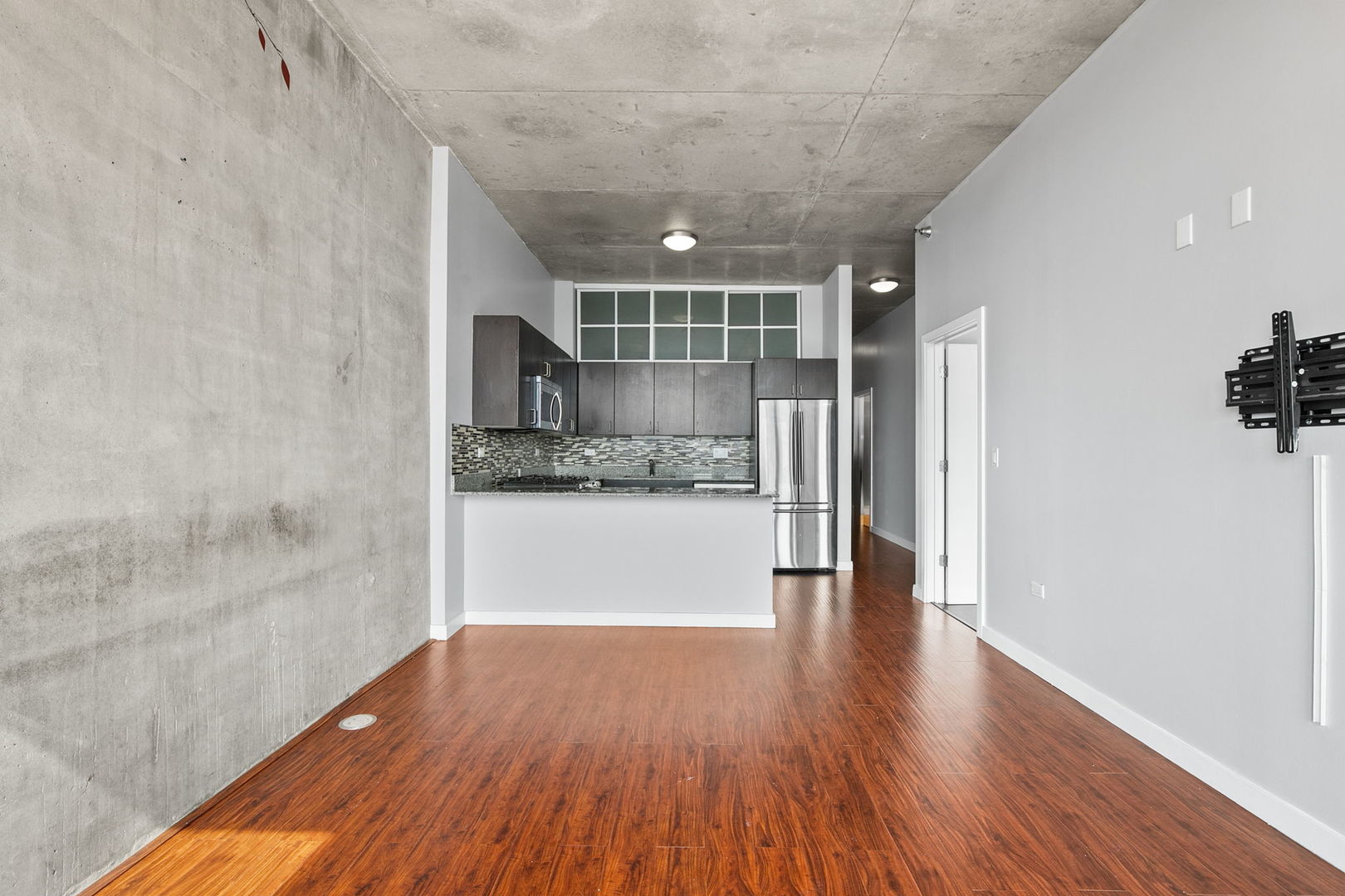 235 W Van Buren Street 2505 Property Photo 10
