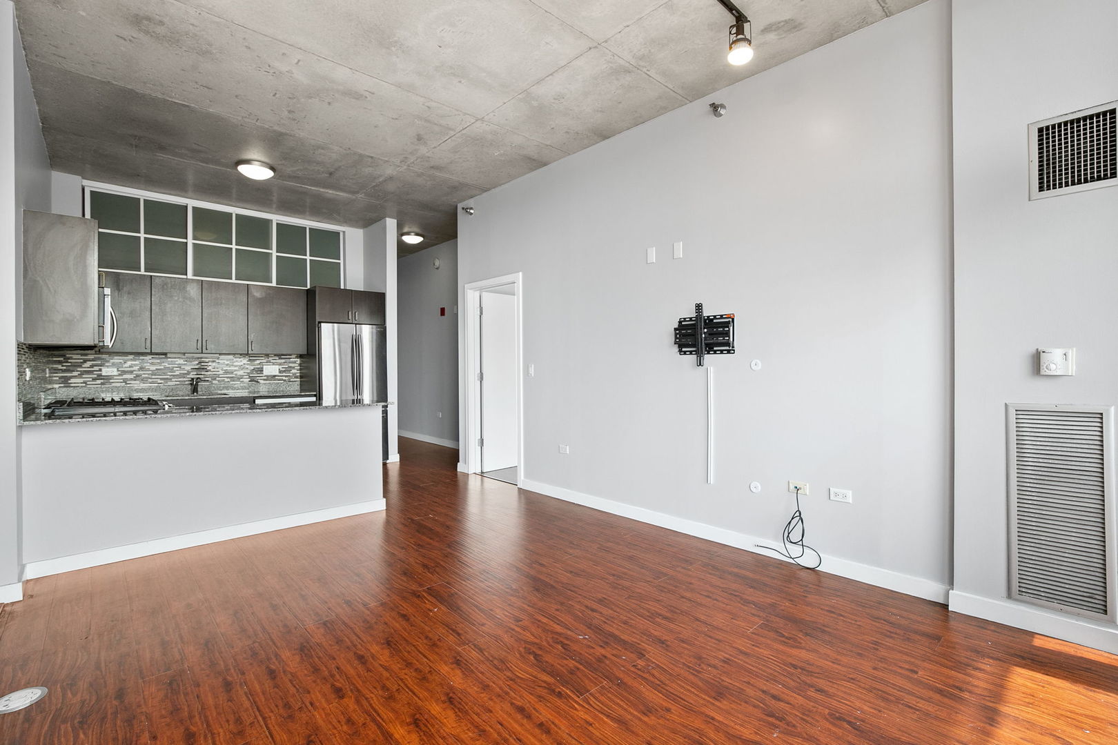 235 W Van Buren Street 2505 Property Photo 13