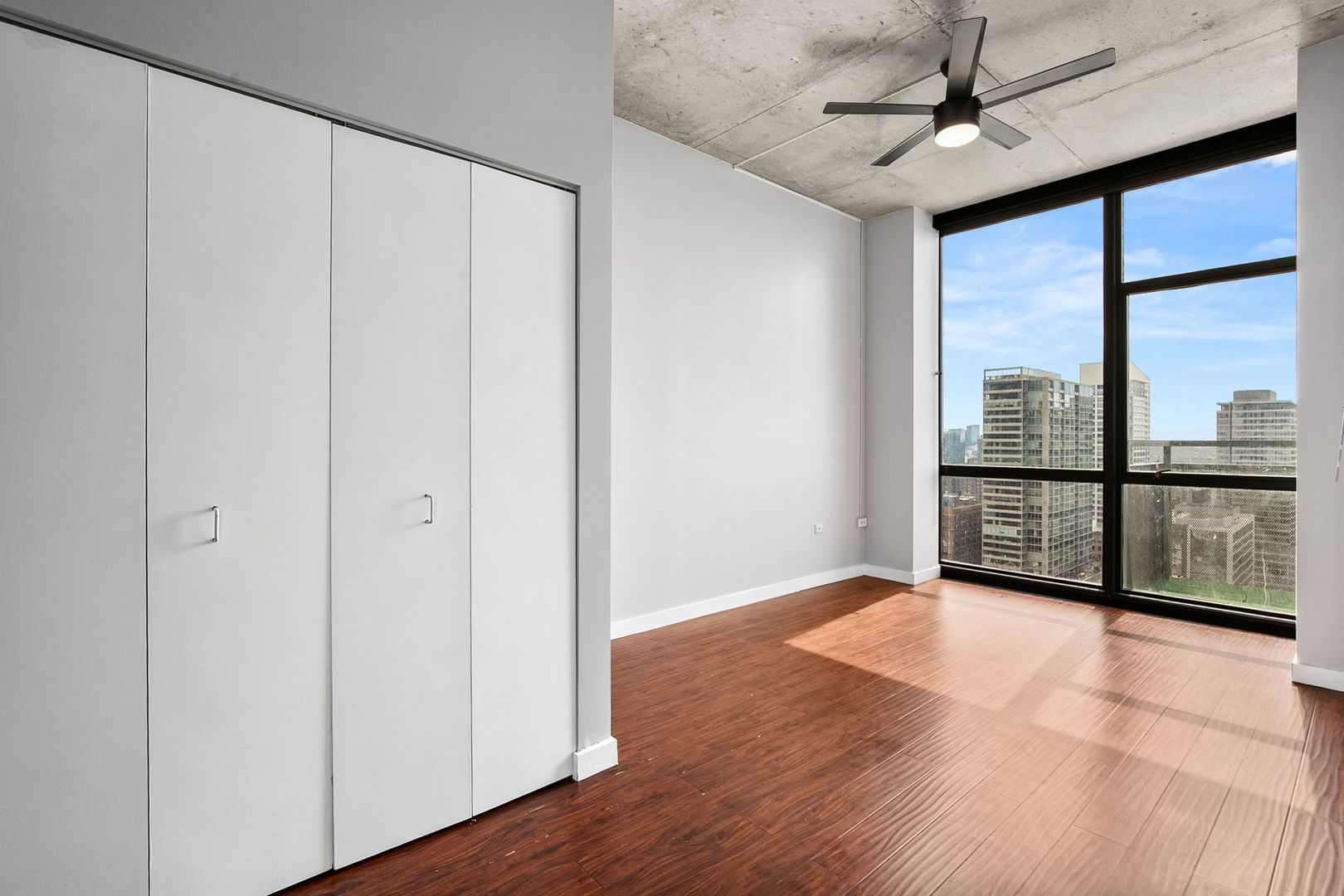 235 W Van Buren Street 2505 Property Photo 16