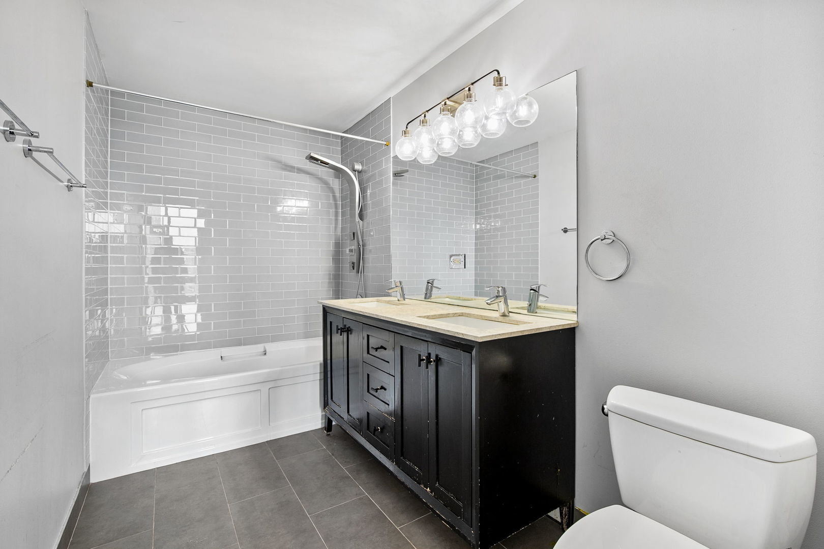 235 W Van Buren Street 2505 Property Photo 20