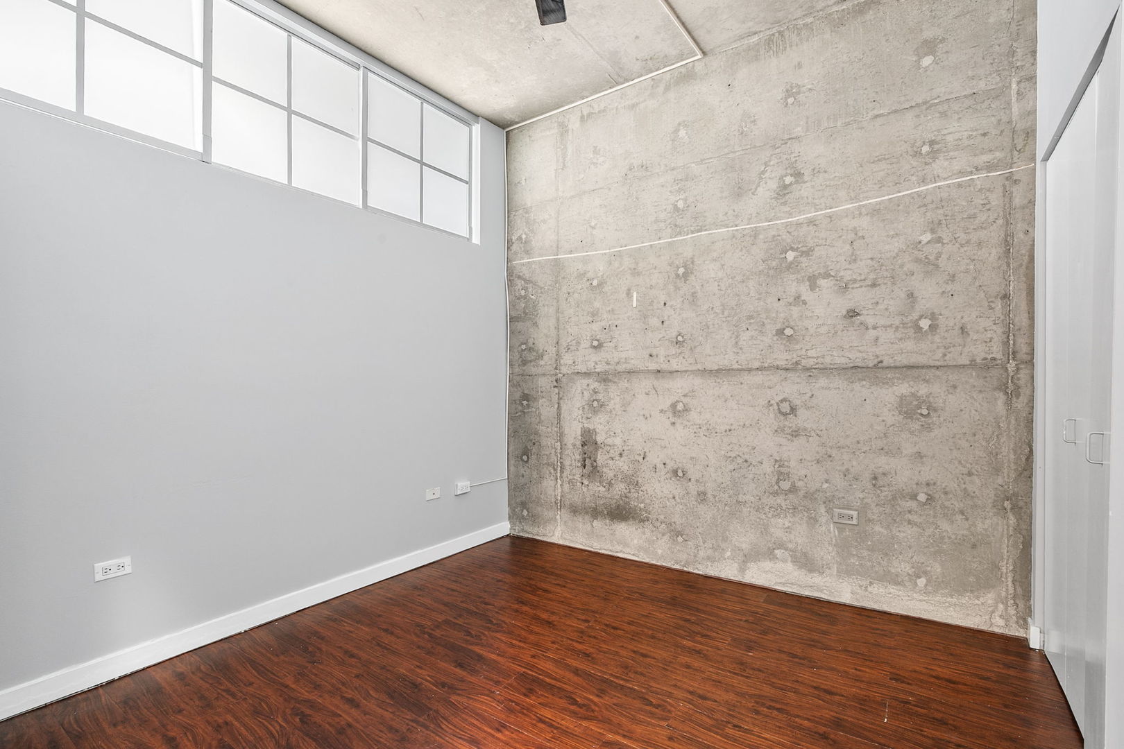 235 W Van Buren Street 2505 Property Photo 22