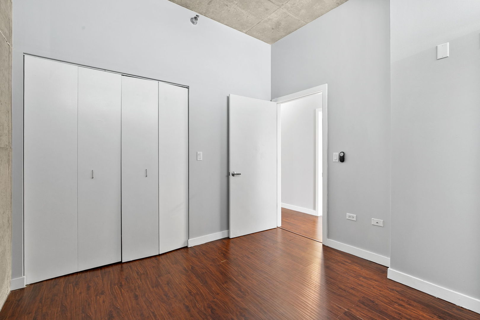 235 W Van Buren Street 2505 Property Photo 23