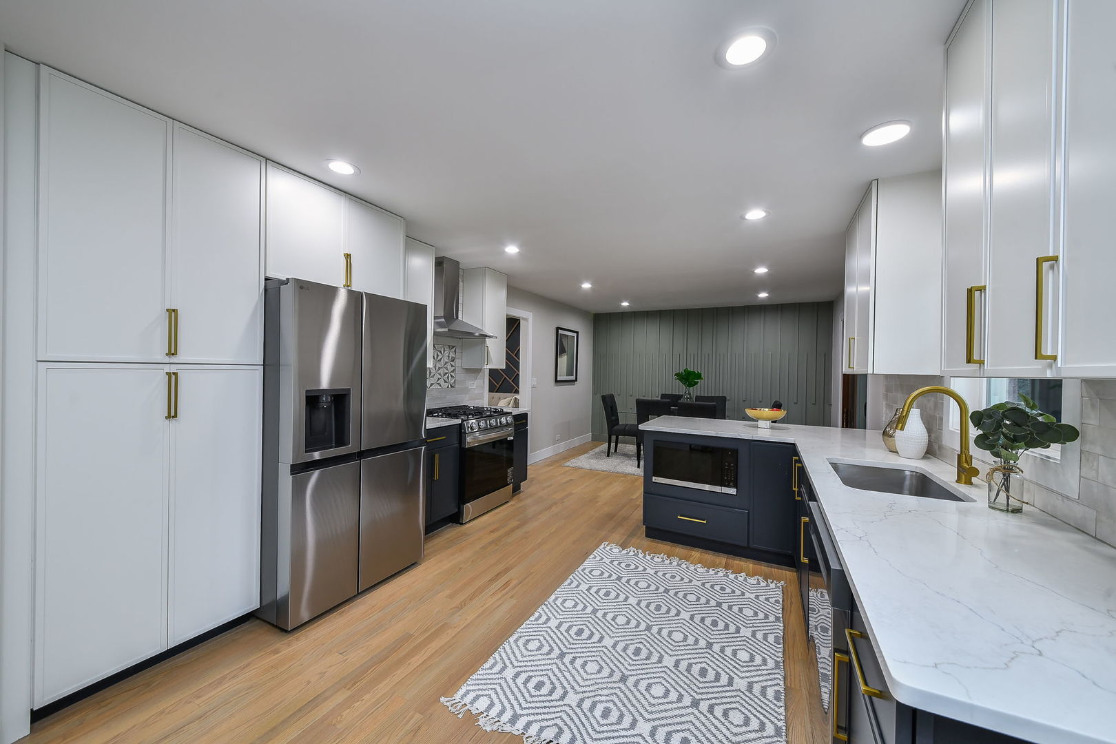 1706 S Stewart Avenue Property Photo 8