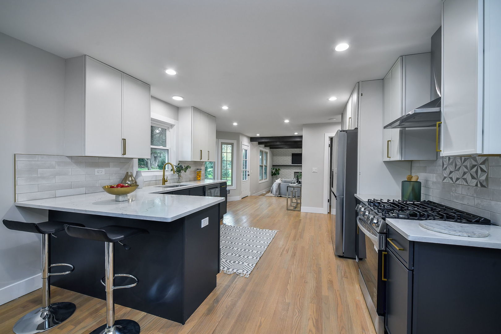 1706 S Stewart Avenue Property Photo 9