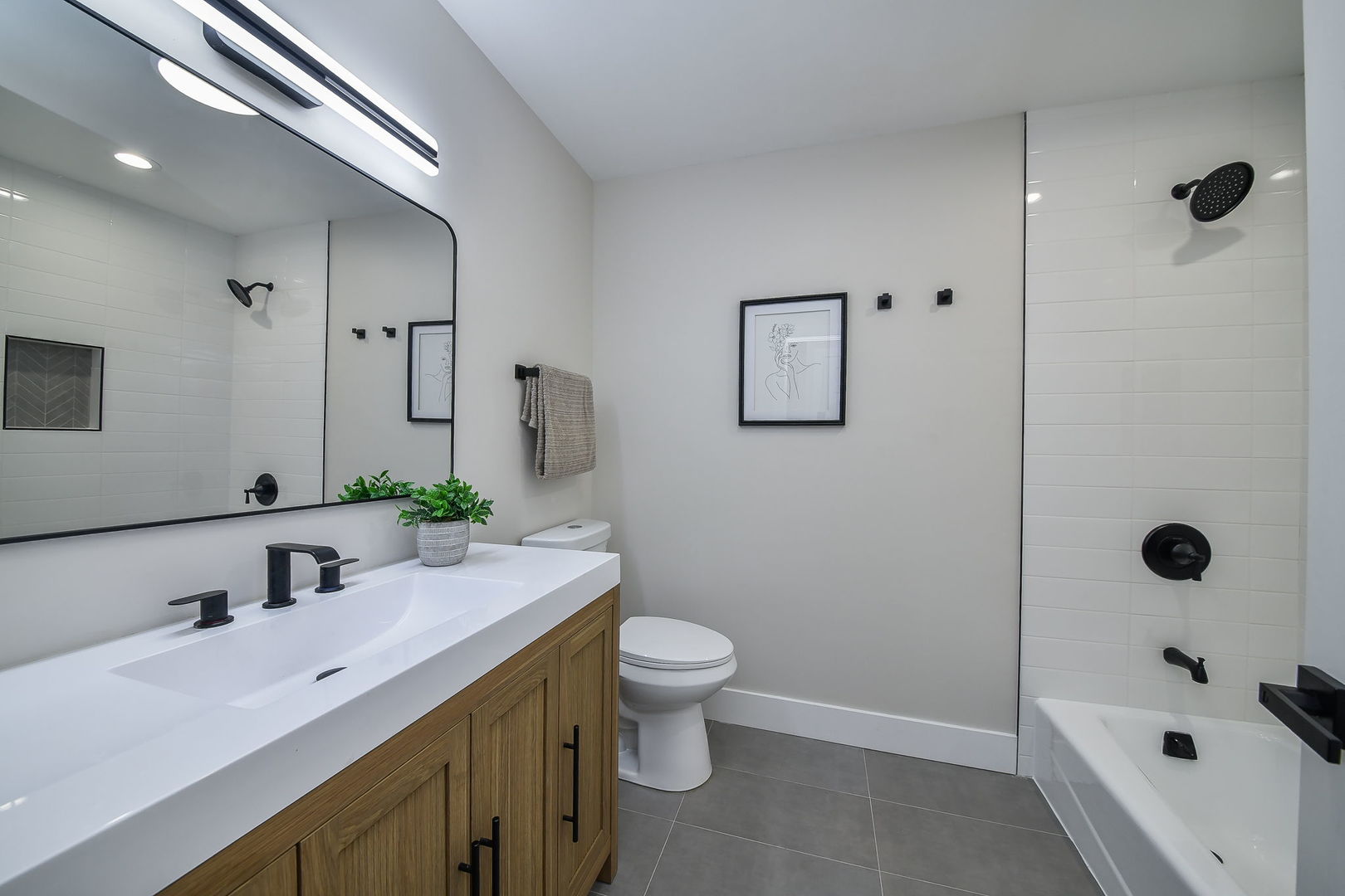 1706 S Stewart Avenue Property Photo 19