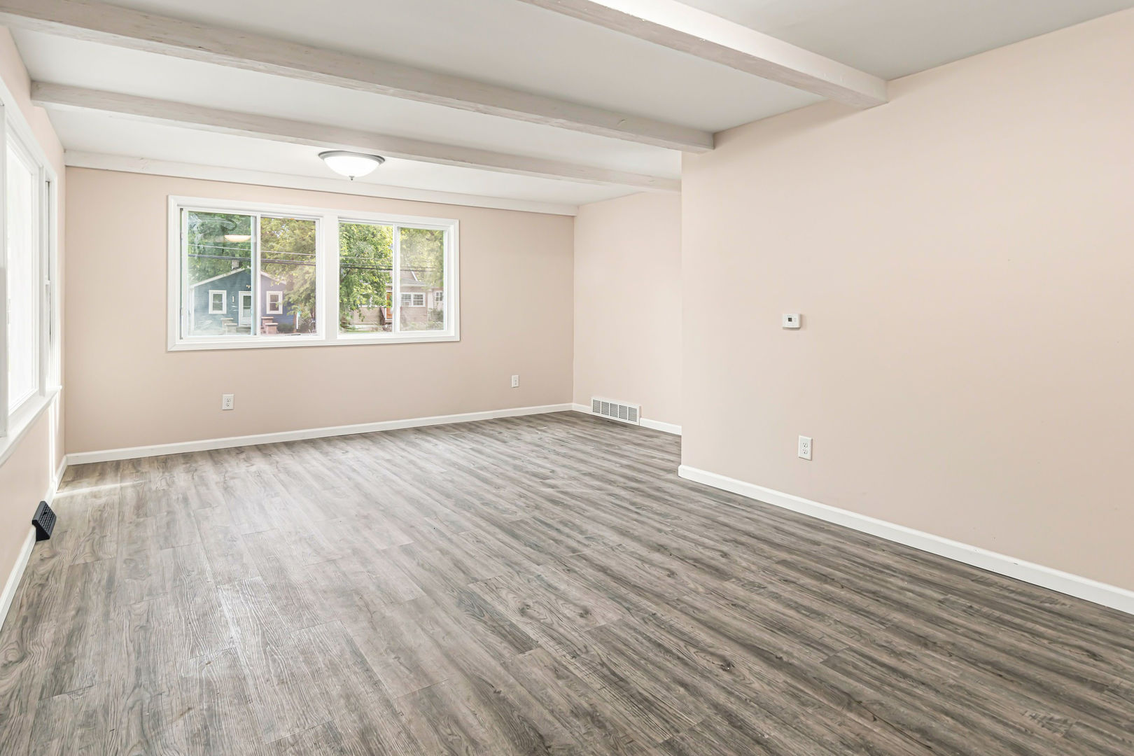 1428 Superior Street Property Photo 5