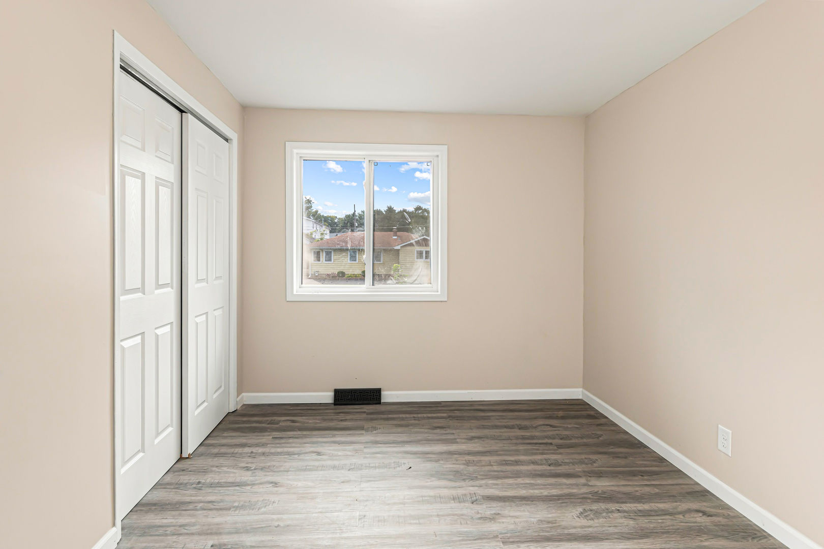 1428 Superior Street Property Photo 9