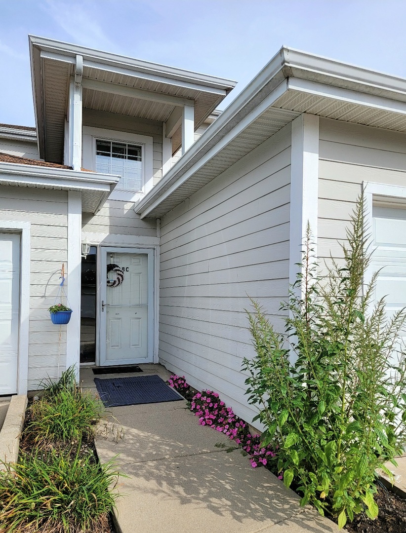 6620 Meadowlands Circle C-8 Property Photo 3