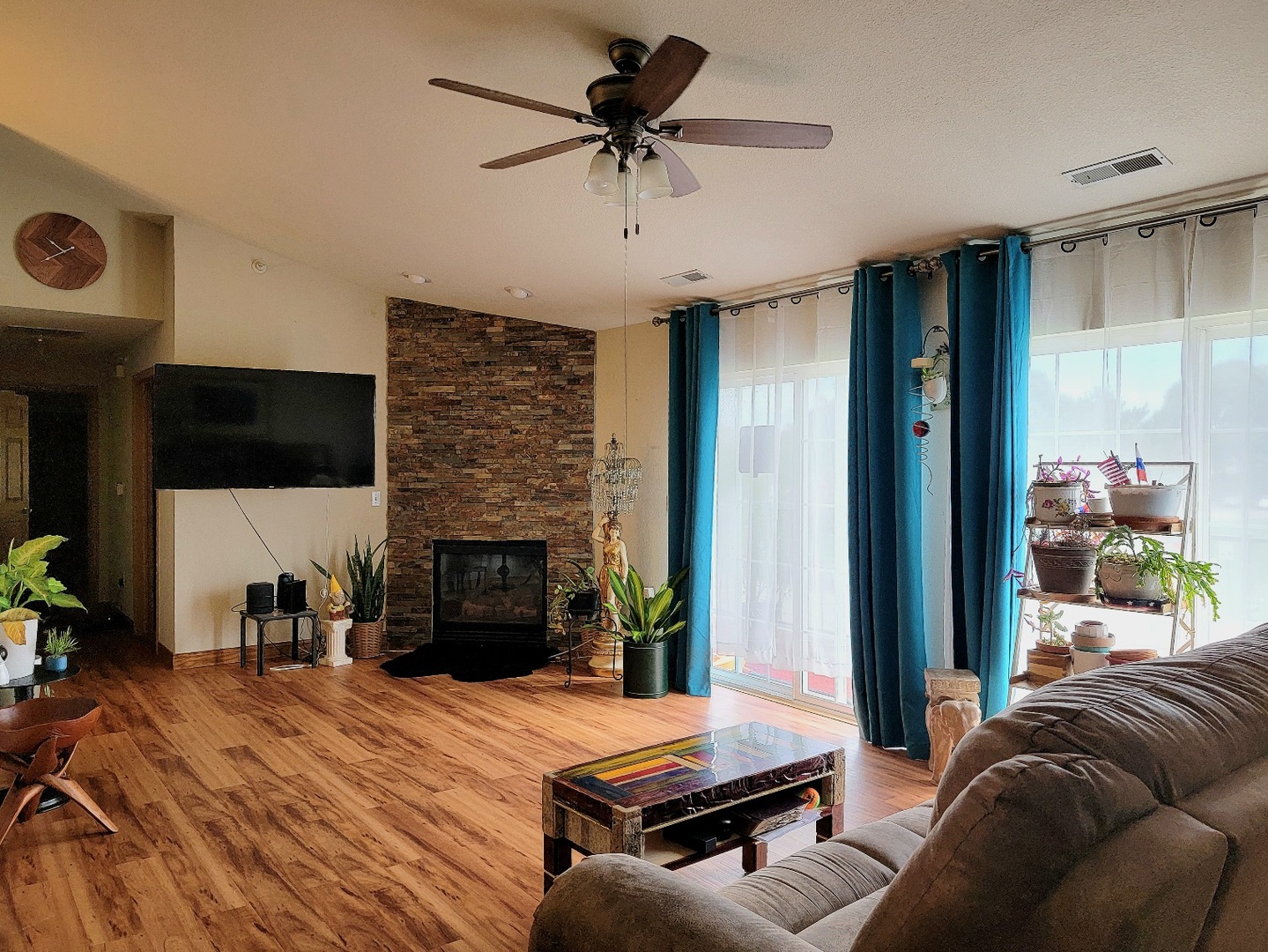 6620 Meadowlands Circle C-8 Property Photo 4