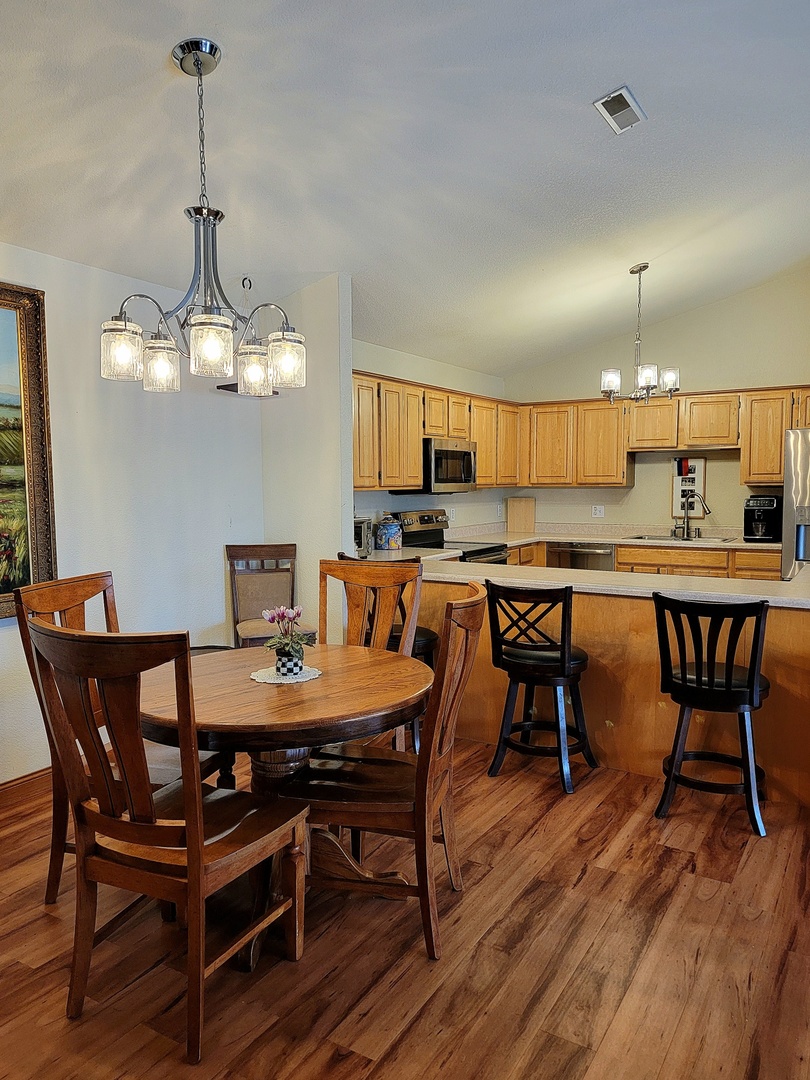 6620 Meadowlands Circle C-8 Property Photo 8