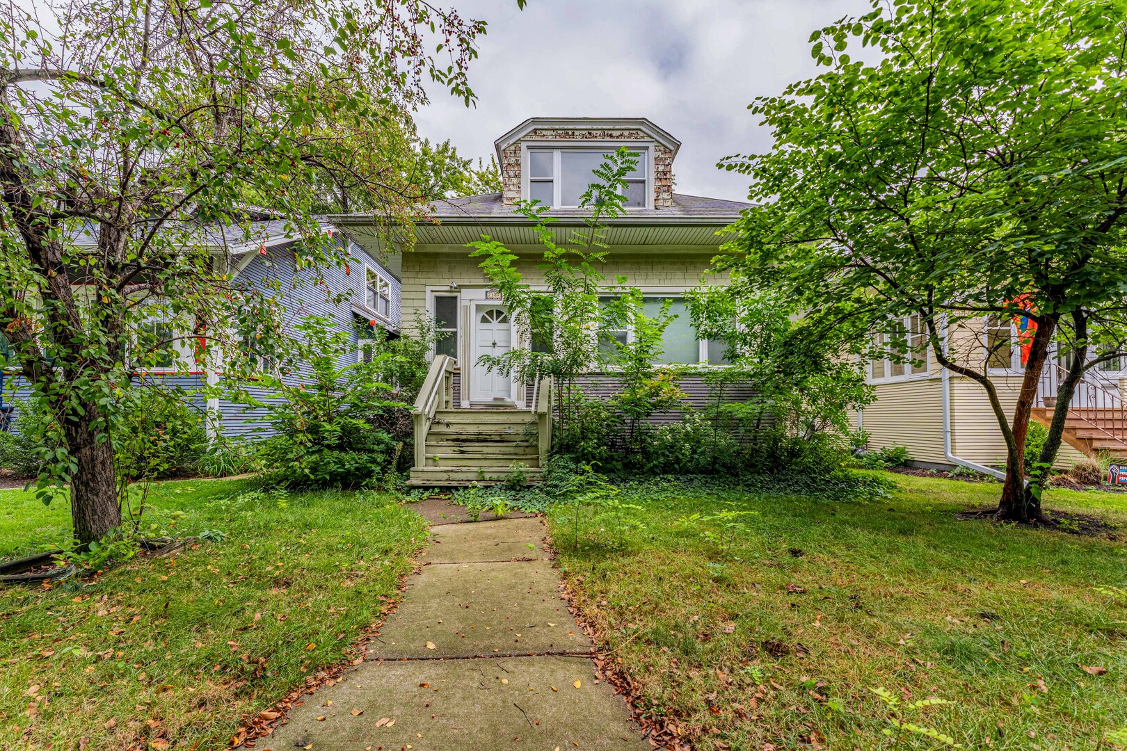 718 N Ridgeland Avenue Property Photo 1