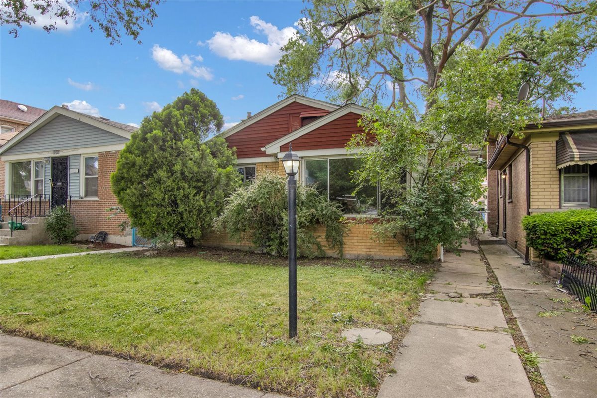 9302 S Rhodes Avenue Property Photo 1