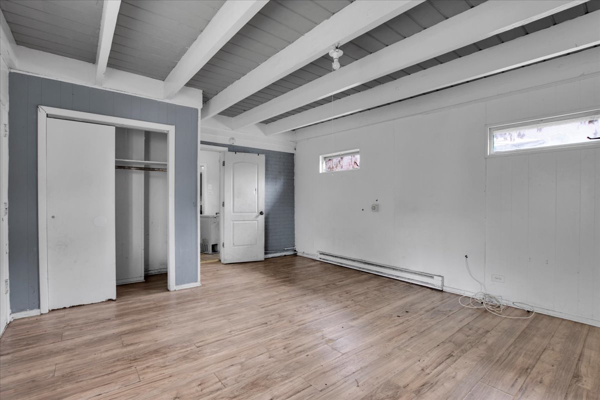 9302 S Rhodes Avenue Property Photo 14