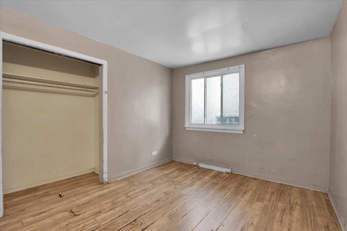 9302 S Rhodes Avenue Property Photo 16