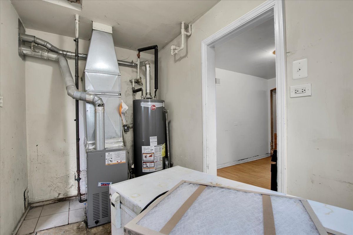 9302 S Rhodes Avenue Property Photo 17