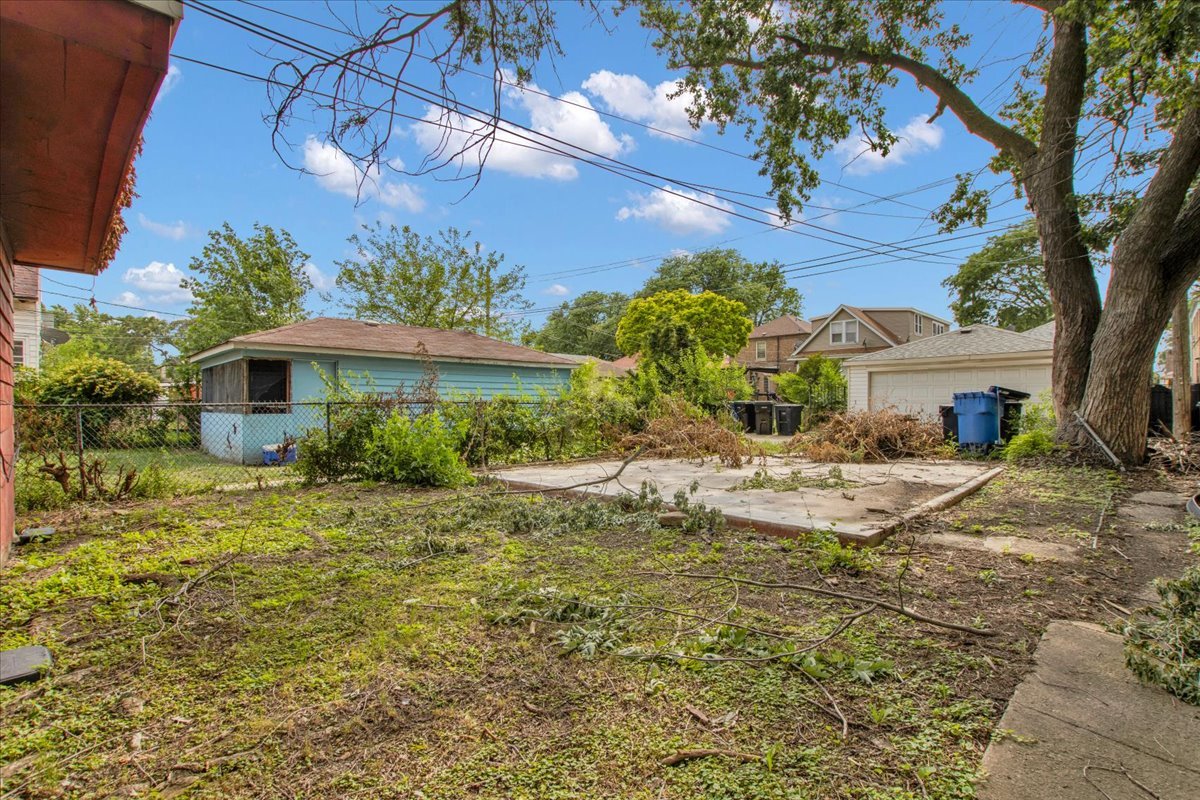 9302 S Rhodes Avenue Property Photo 21