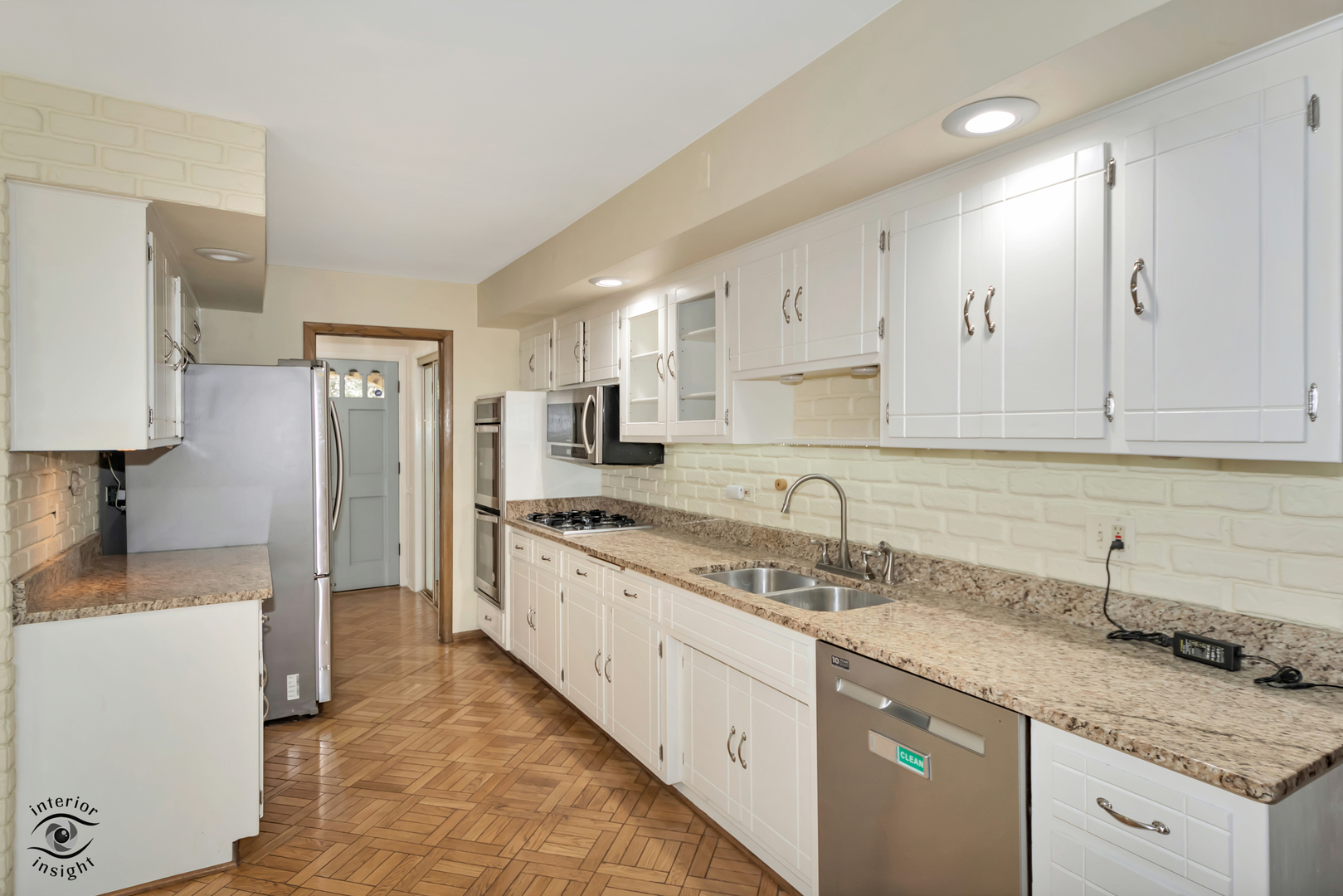 7530 Hemlock Drive Property Photo 8