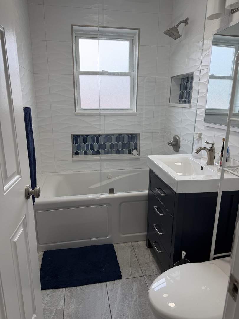5901 N Nagle Avenue Property Photo 14