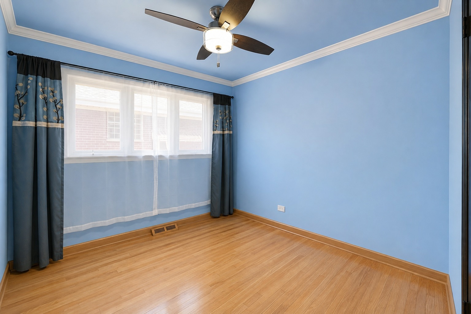 5009 N Ozark Avenue Property Photo 21