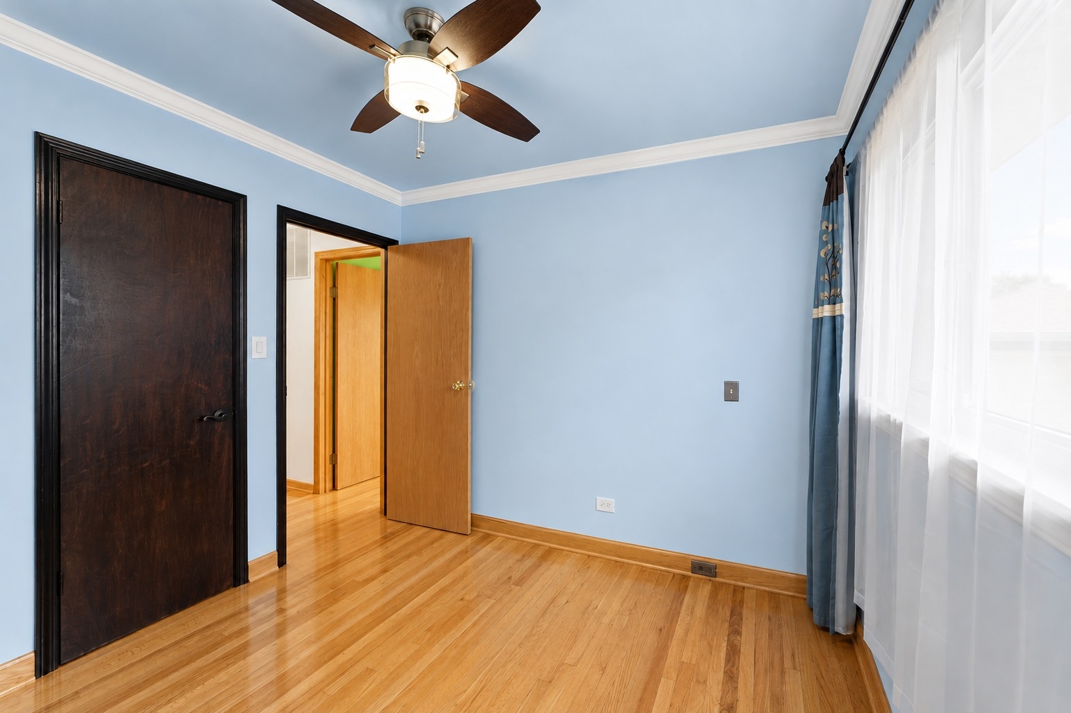 5009 N Ozark Avenue Property Photo 22