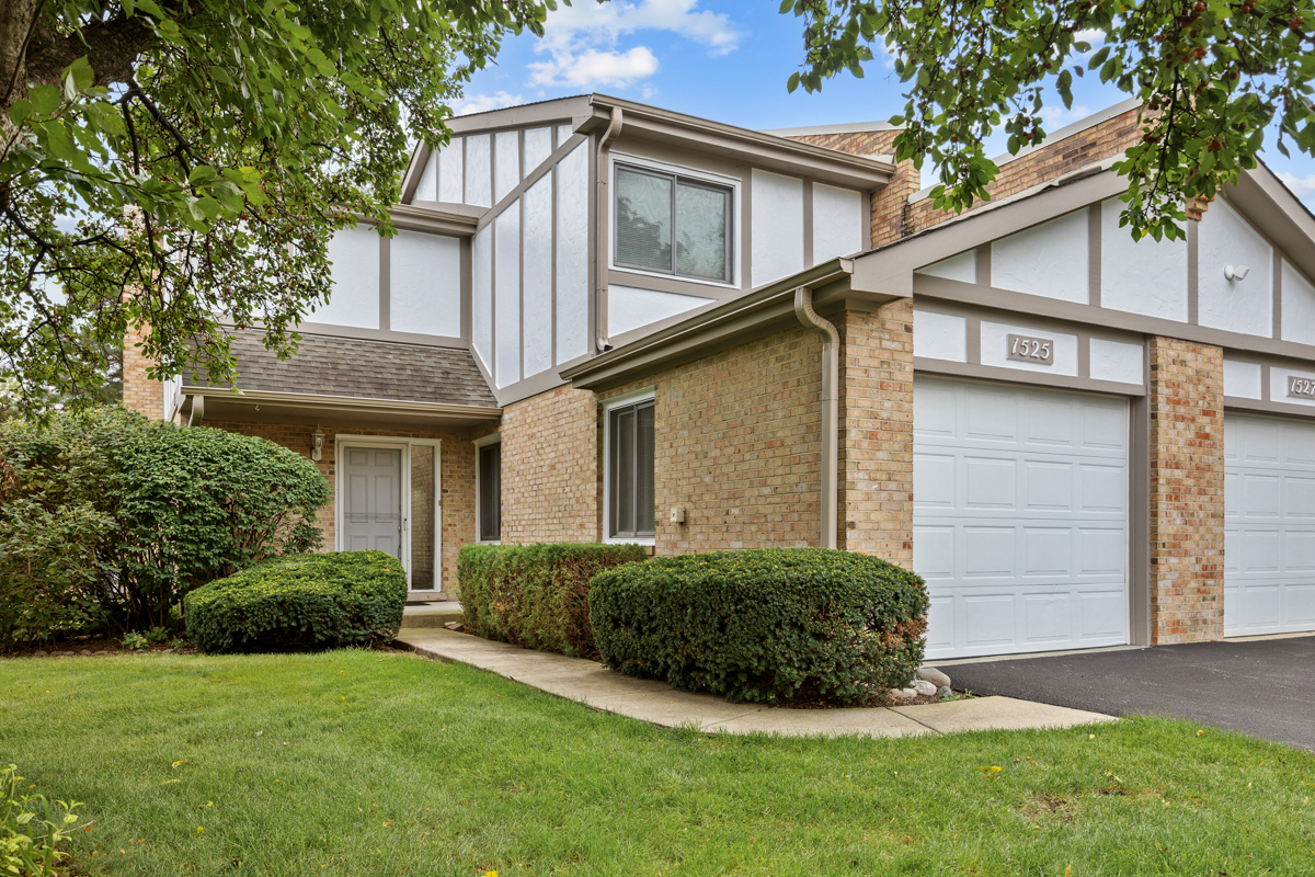1525 Columbia Court Property Photo 1