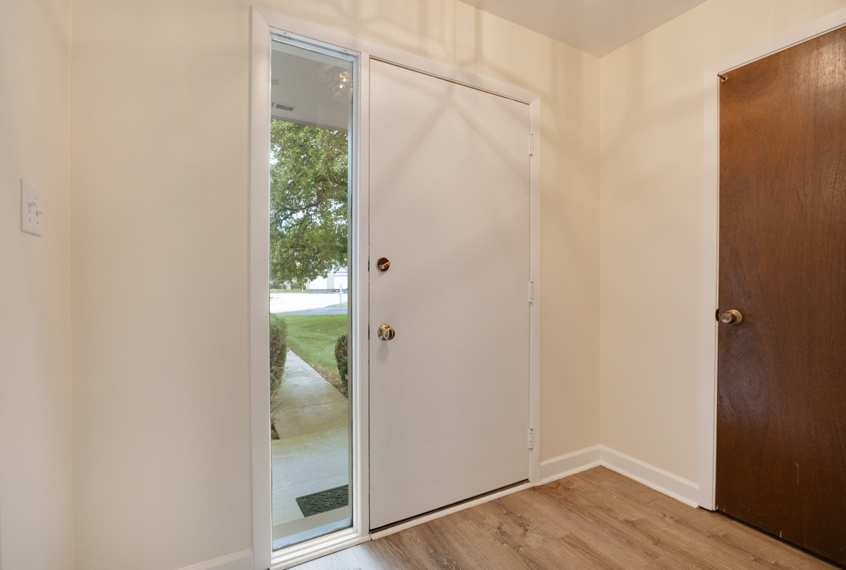 1525 Columbia Court Property Photo 2