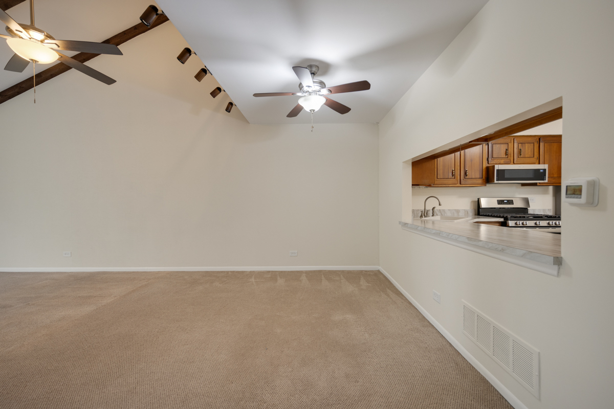 1525 Columbia Court Property Photo 6