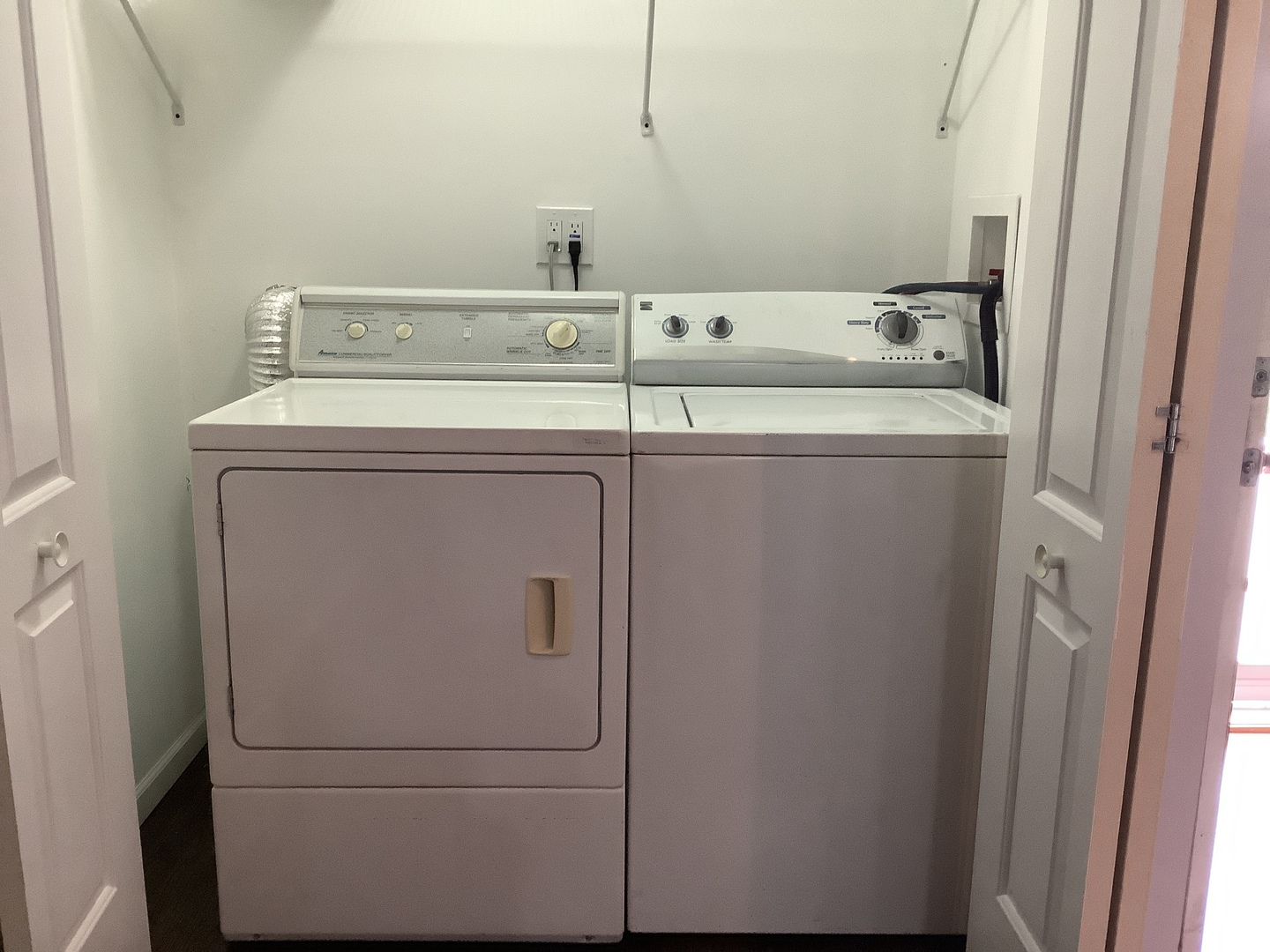 9430 Elm Avenue Property Photo 10