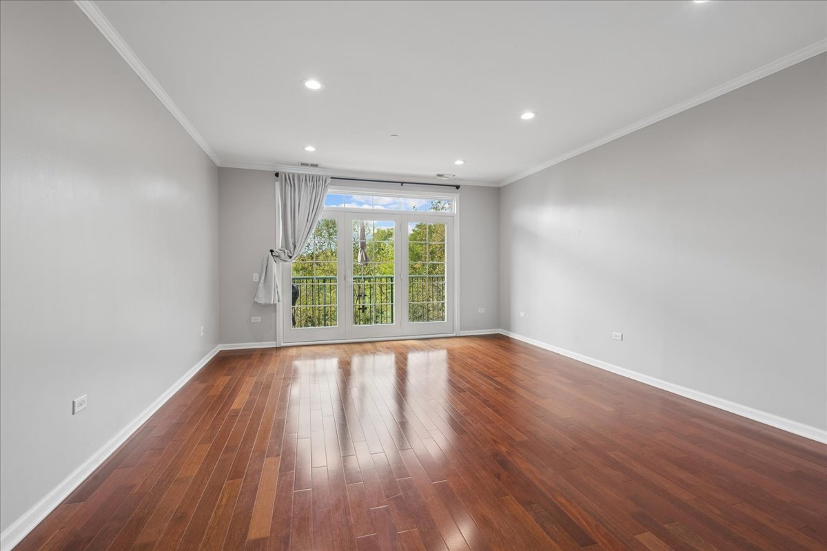 660 Mchenry Road 207 Property Photo 5