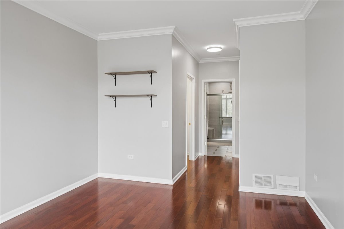 660 Mchenry Road 207 Property Photo 10