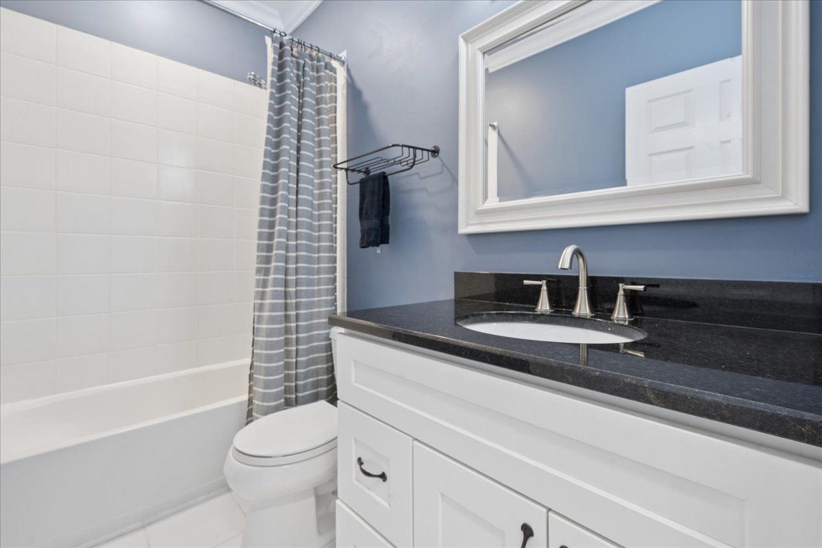 660 Mchenry Road 207 Property Photo 14