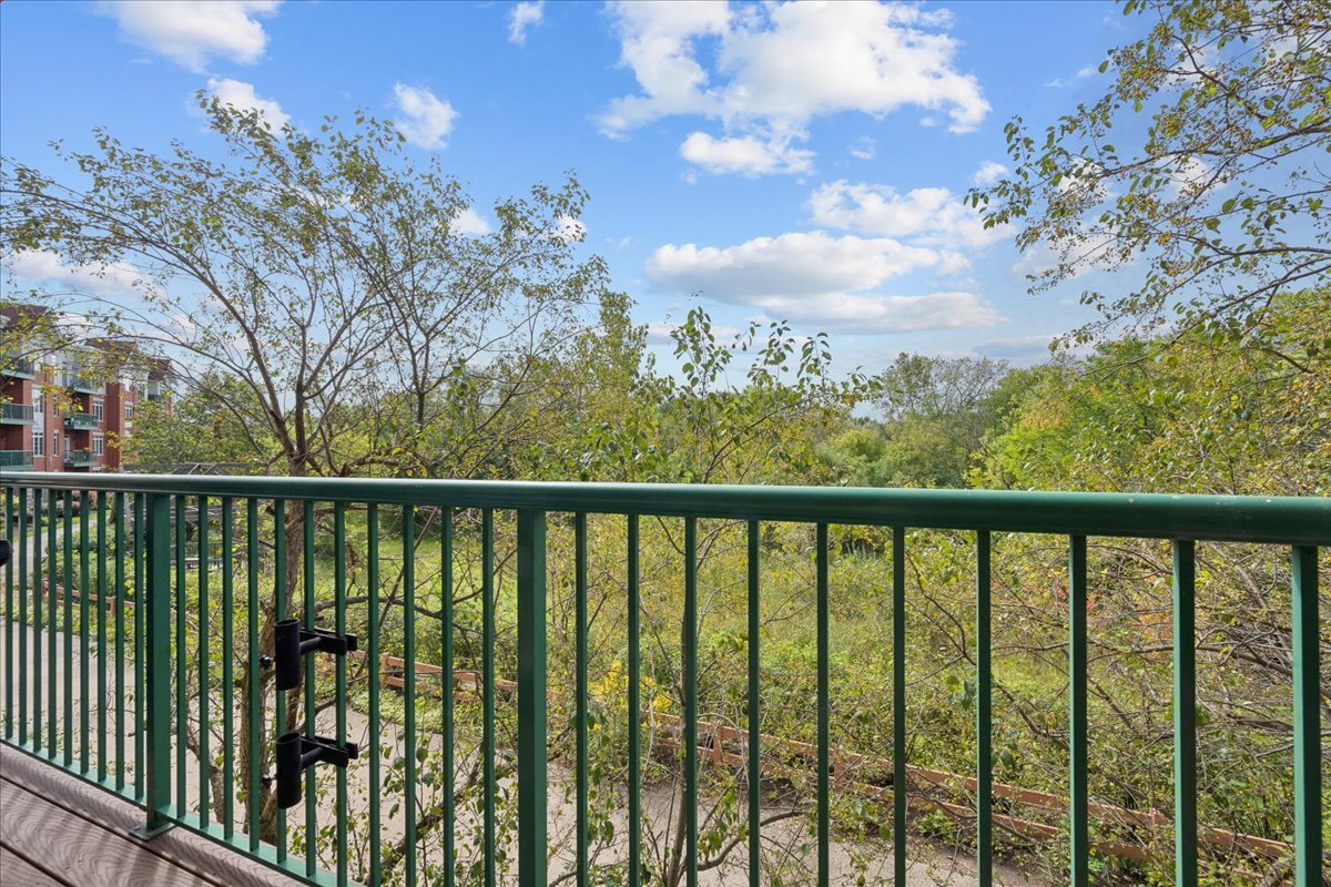 660 Mchenry Road 207 Property Photo 16