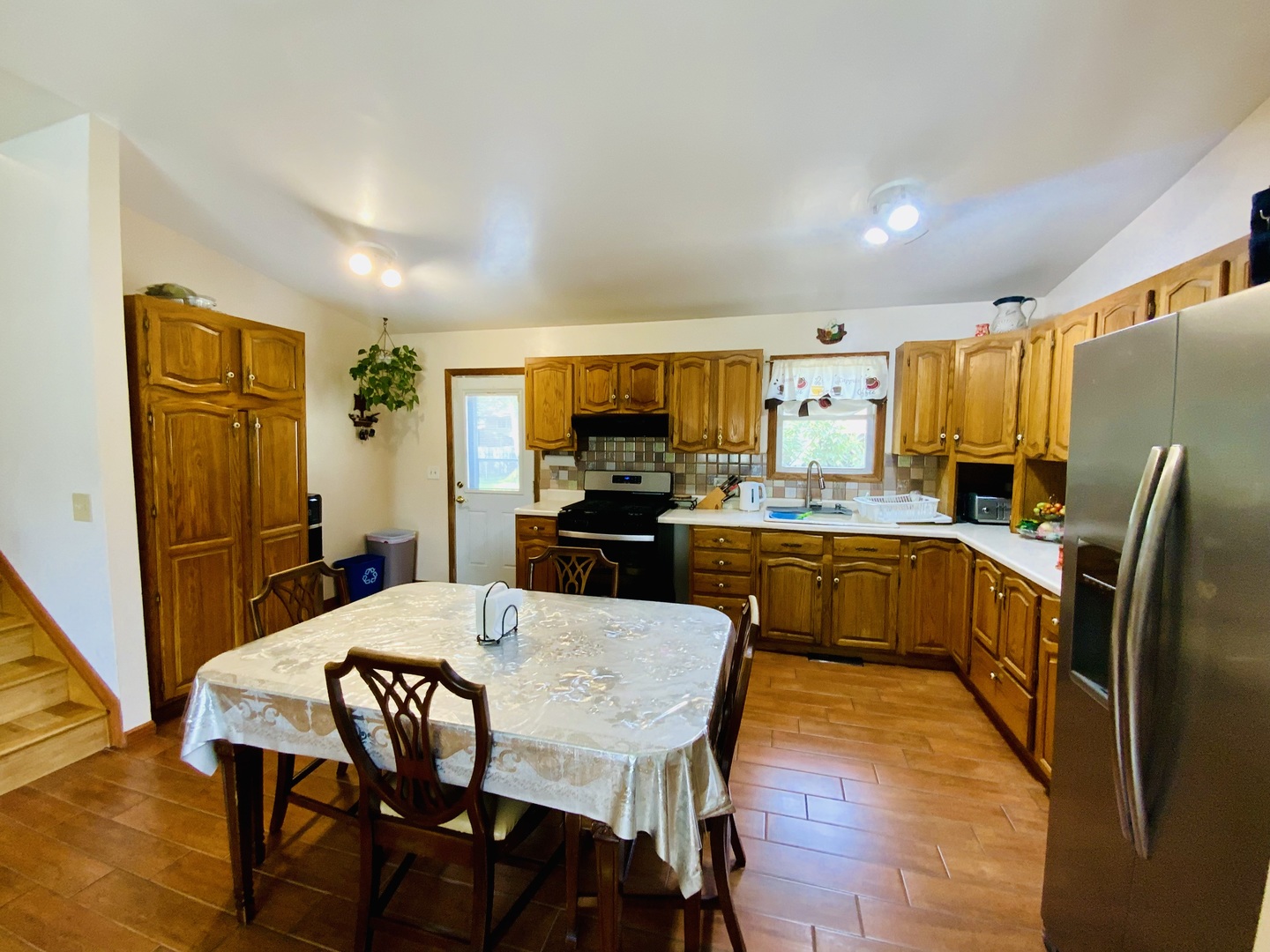 592 Pine Grove Avenue Property Photo 3